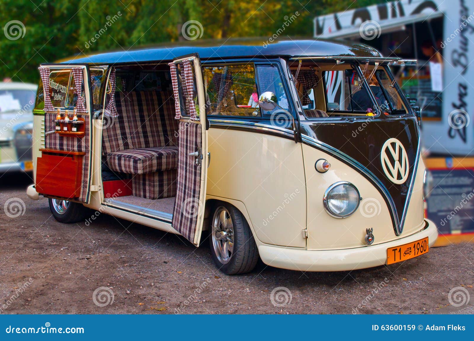 Old Classic Retro Veteran Van Camper Car Volkswagen T1 Van Editorial Stock  Image - Image of acitivity, business: 63600159