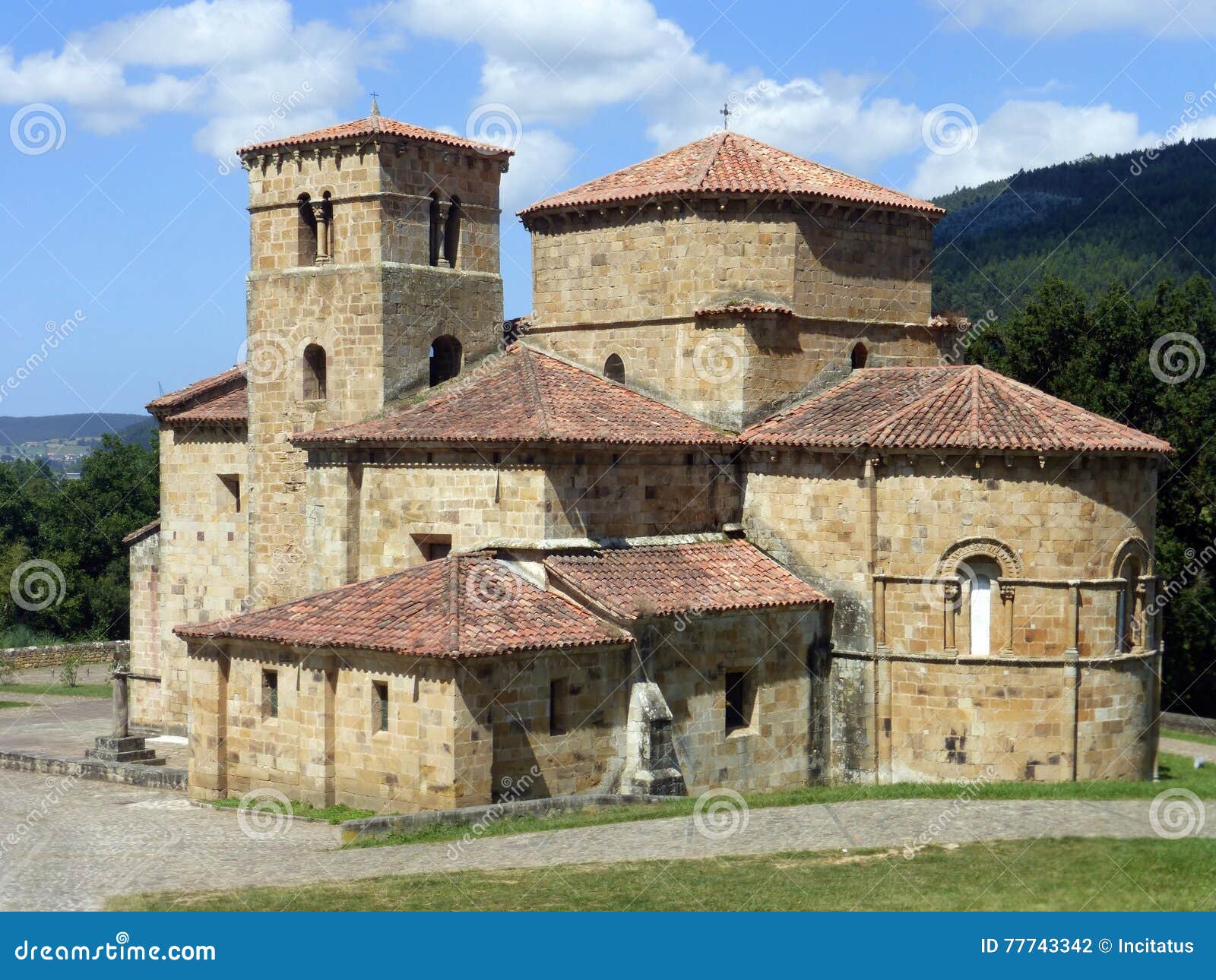 old collegiate in castaÃâeda