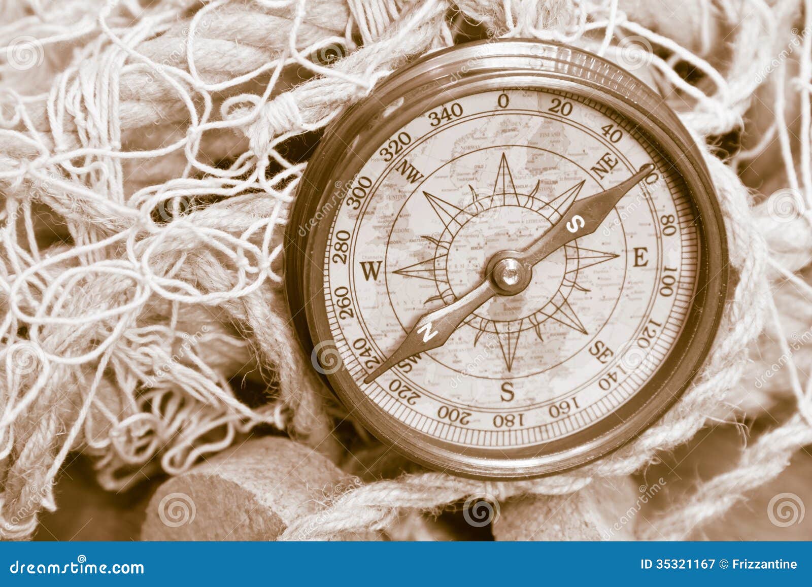 Old Compass Royalty Free Stock Photography - Image: 35321167