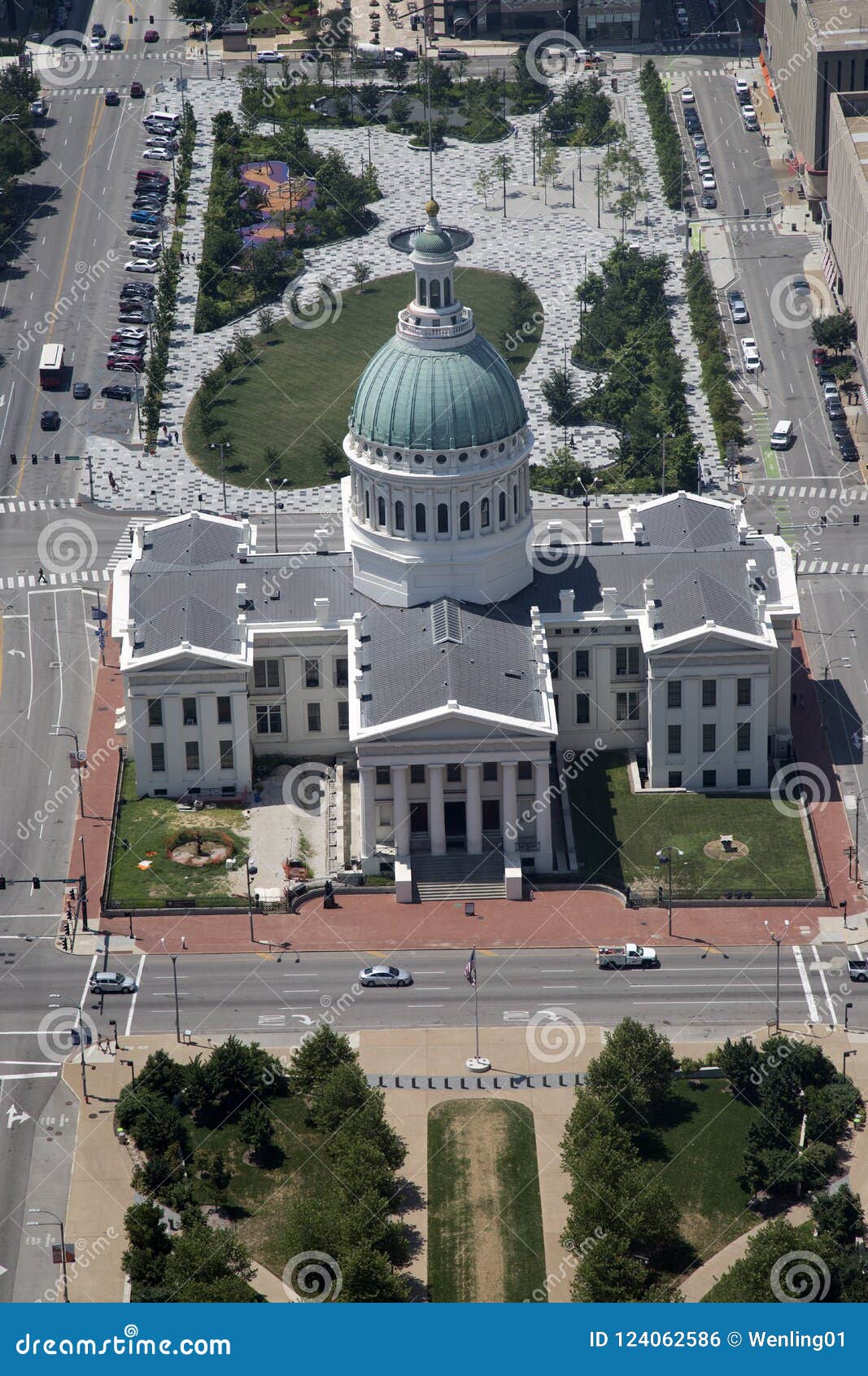 Old Courthouse Has Seen From Top Of Arch City ST Louis Editorial Photo - Image of people, street ...