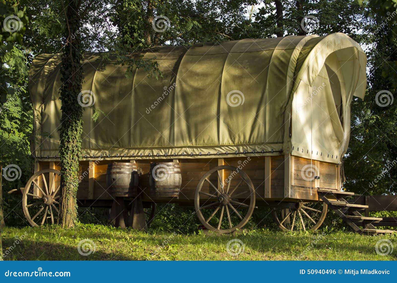 Old West Covered Wagon Stock Photography 15075302