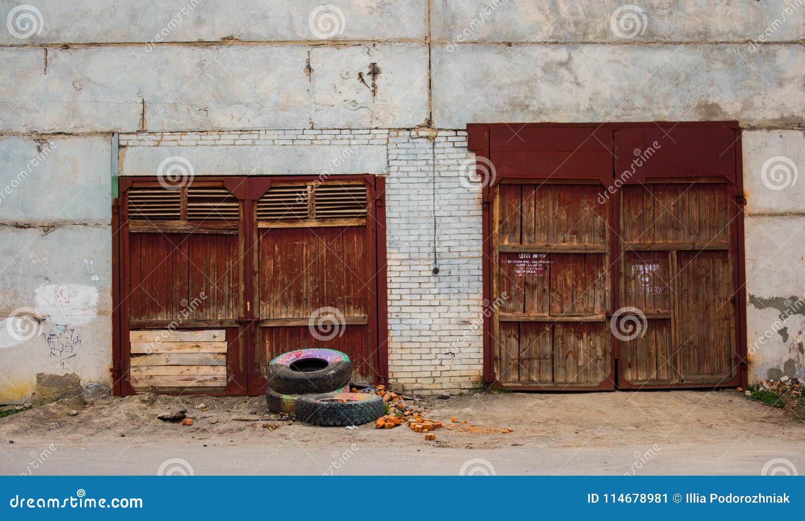 old doors to the bilding