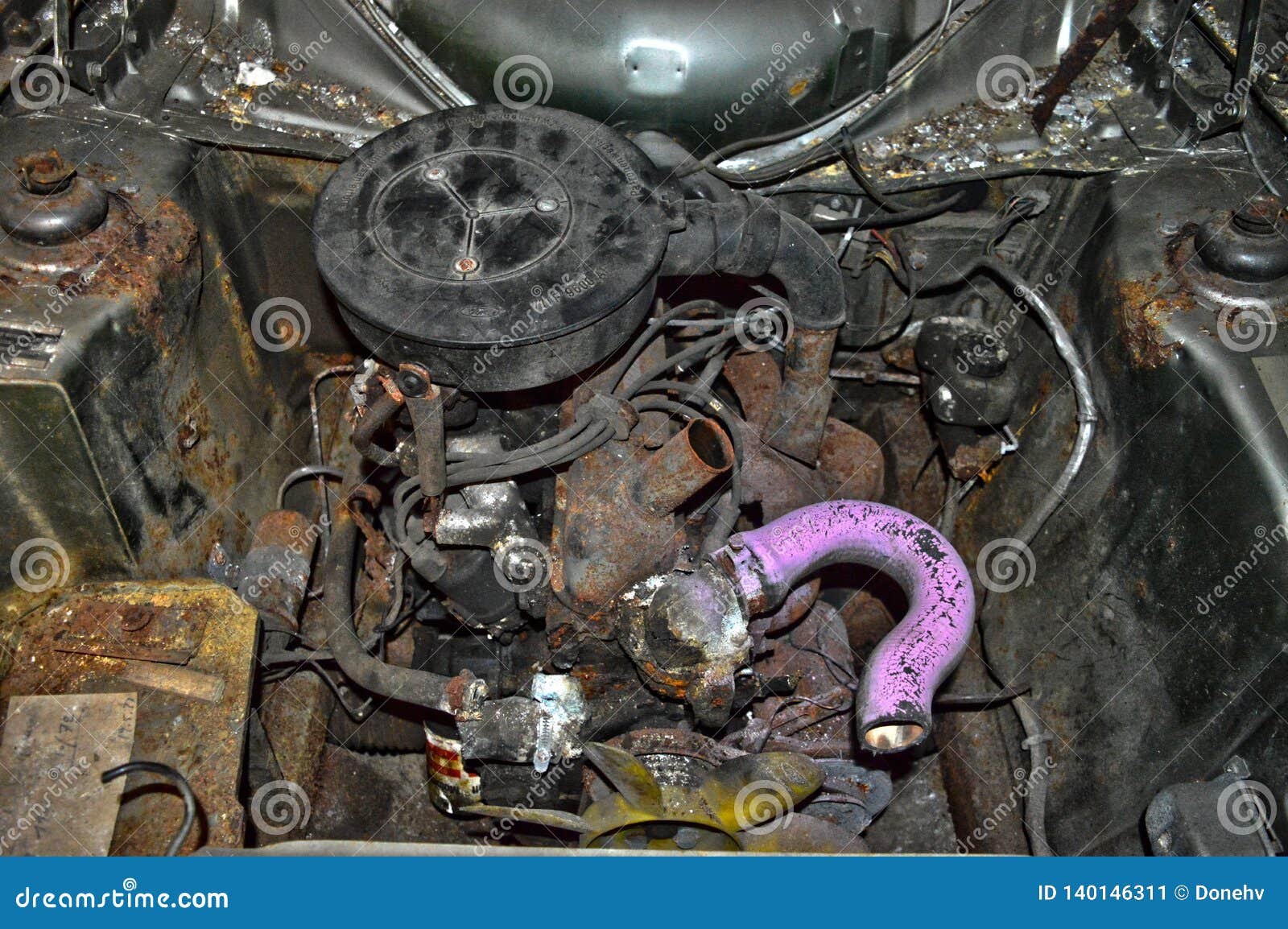 Old engine editorial photo. Image of centered, paint - 140146311