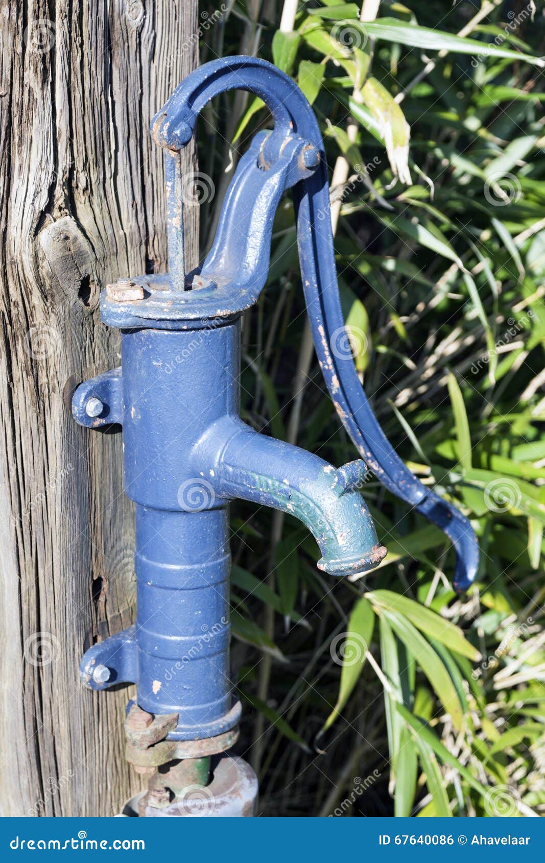 Old Fashioned Blue Cast Iron Water Pump with Handle for Pumping Stock