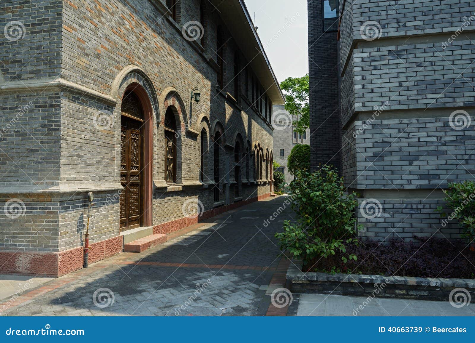 Old-fashioned Building Along Narrow Alley Stock Image - Image of ruelle ...