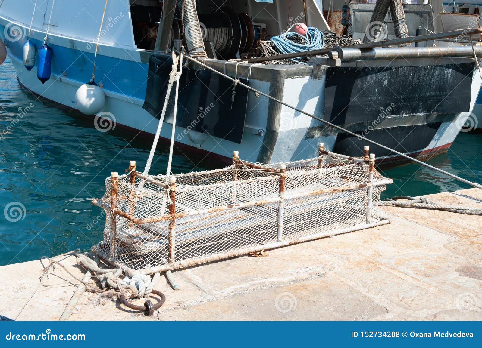 https://thumbs.dreamstime.com/z/old-fishing-tackle-nets-frame-dried-pier-sea-small-business-152734208.jpg