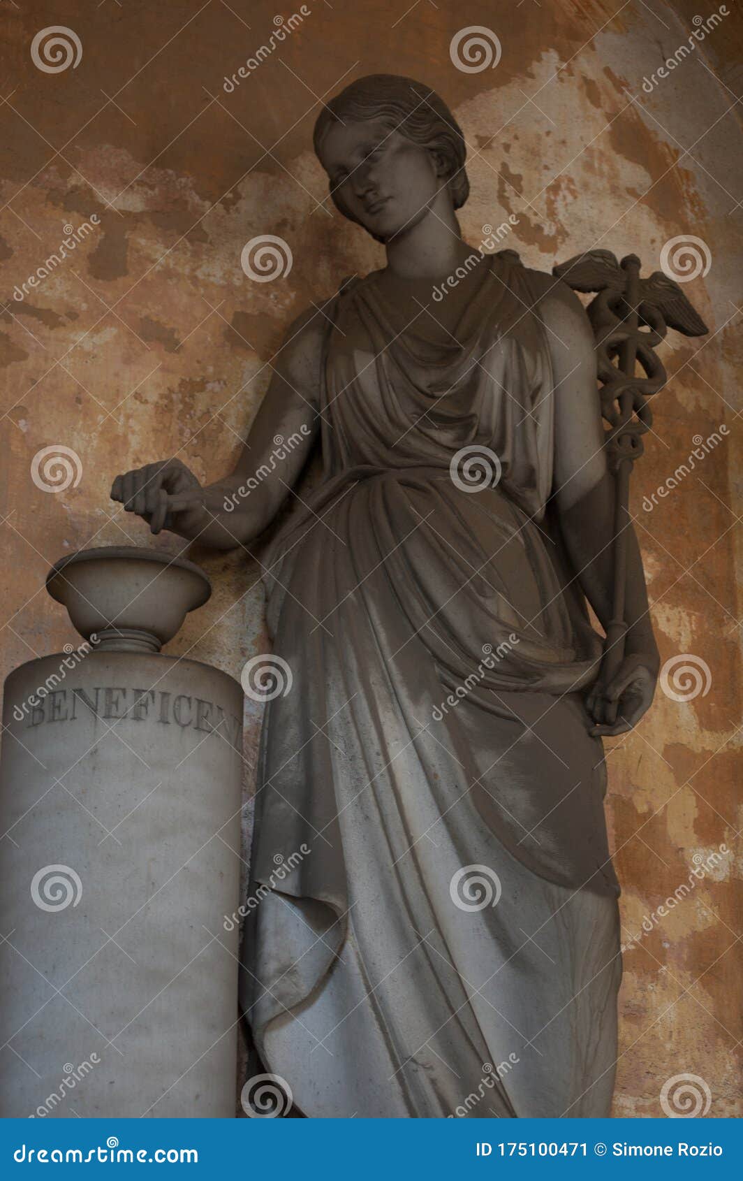 Old funeral statues stock image. Image of cemetery 175100471