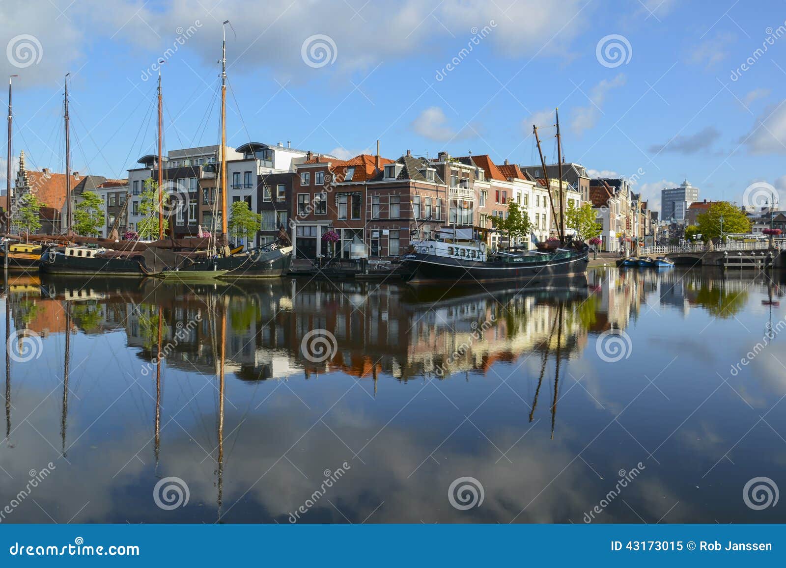 old harbour leiden