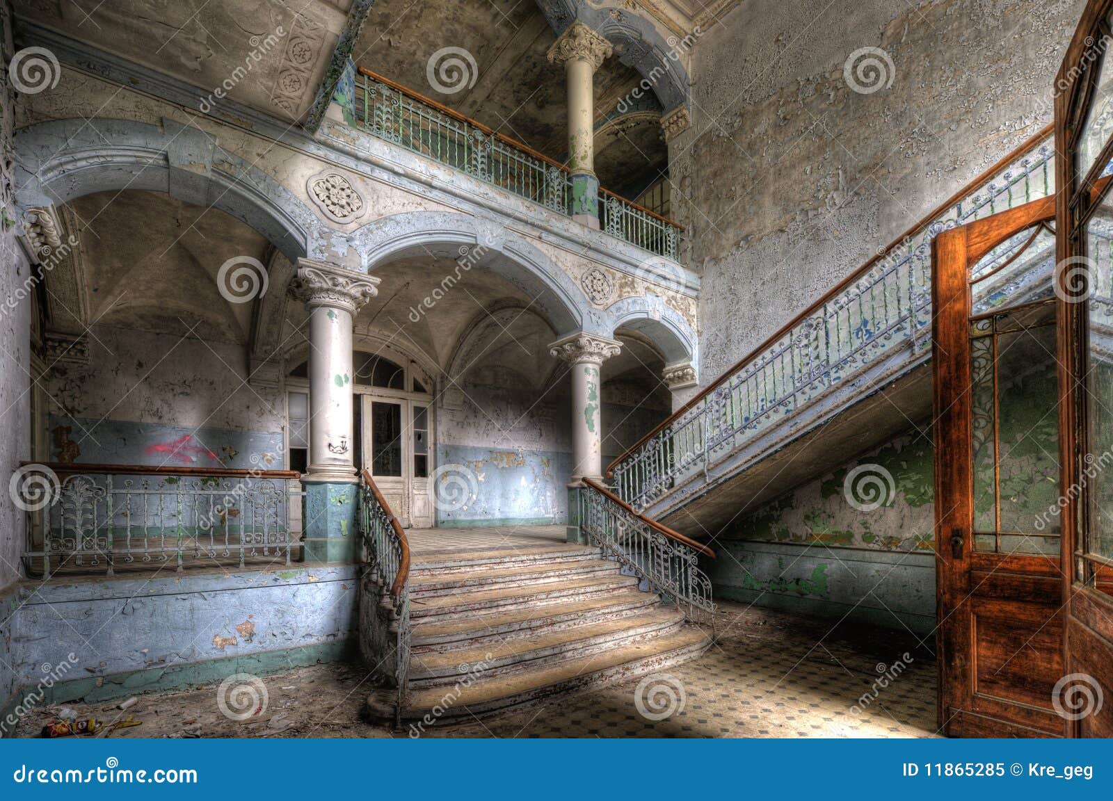 Old hospital in Beelitz stock image. Image of ruin, occupation - 11865285, image size:1600x1152