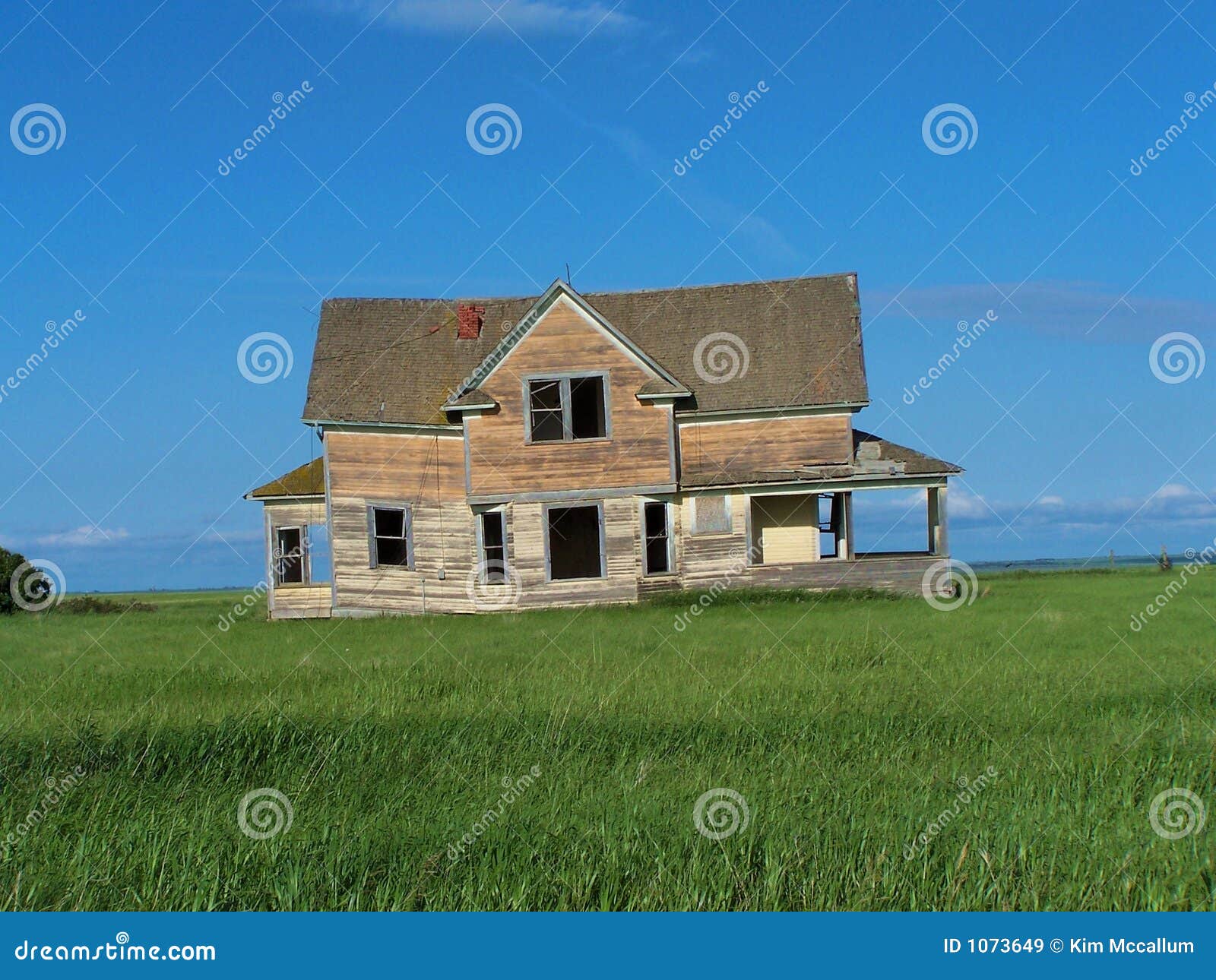 Old House on the Prairie2 stock image. Image of canada - 1073649