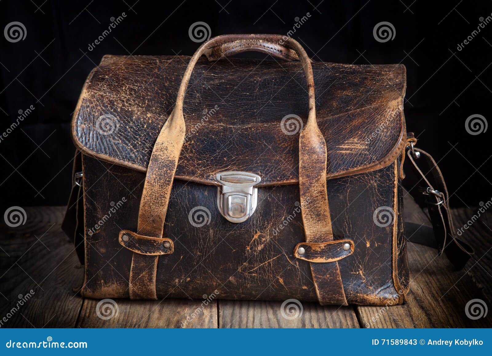 Old Leather Purse Stock Photo - Download Image Now - Animal Pouch