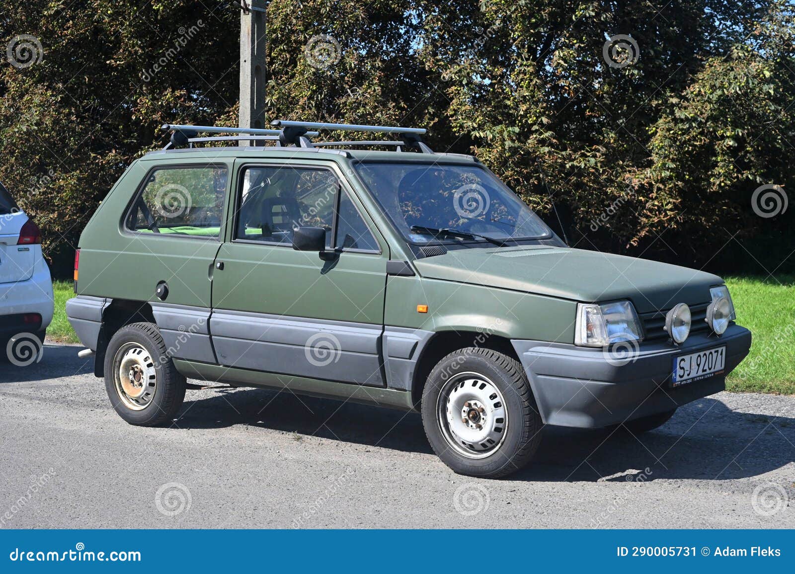 Old Little Green Compact City Veteran Small Car Fiat Panda I Parked  Editorial Photo - Image of chassis, engine: 290005731