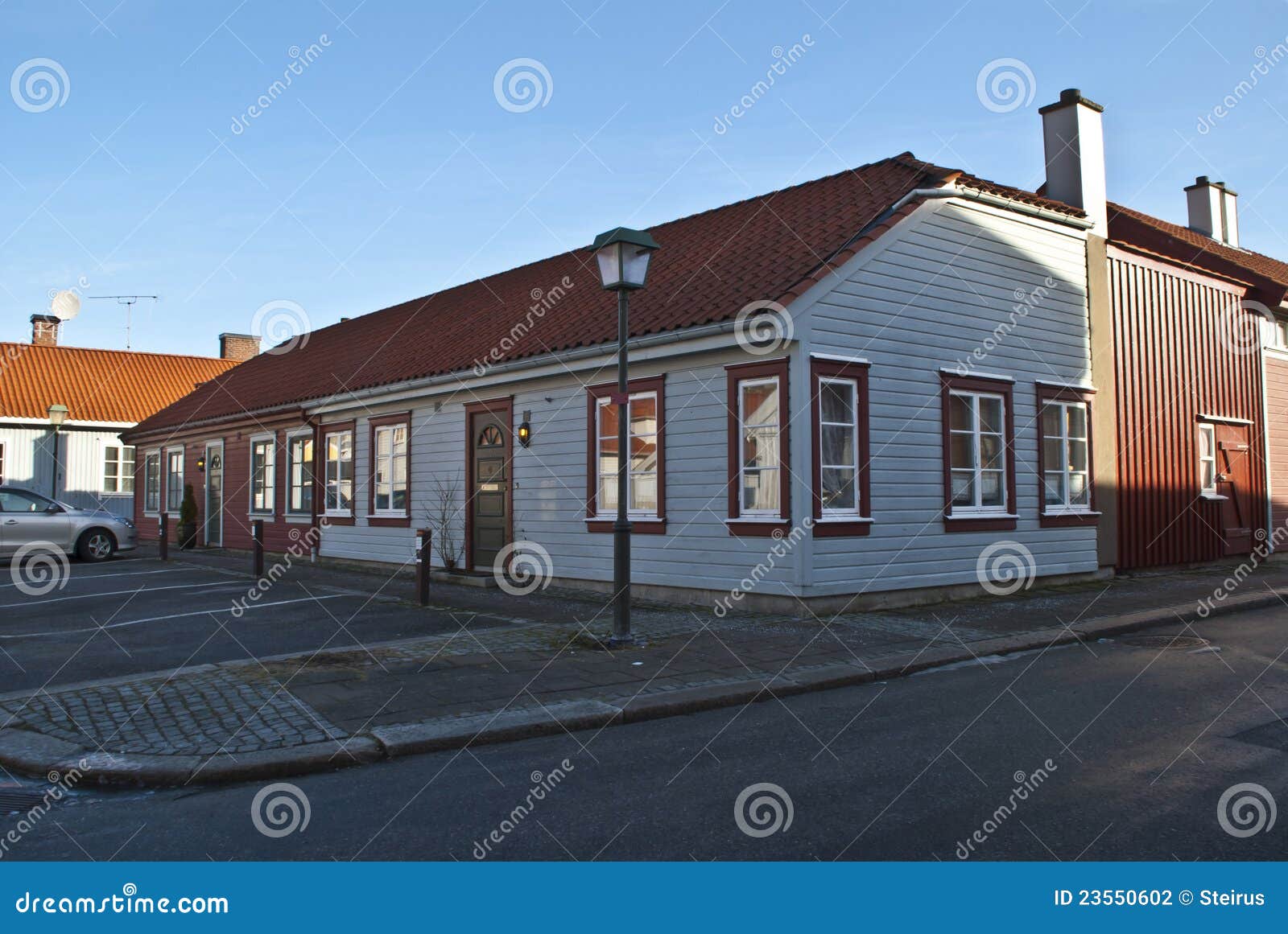 old lower wooden house in halden.