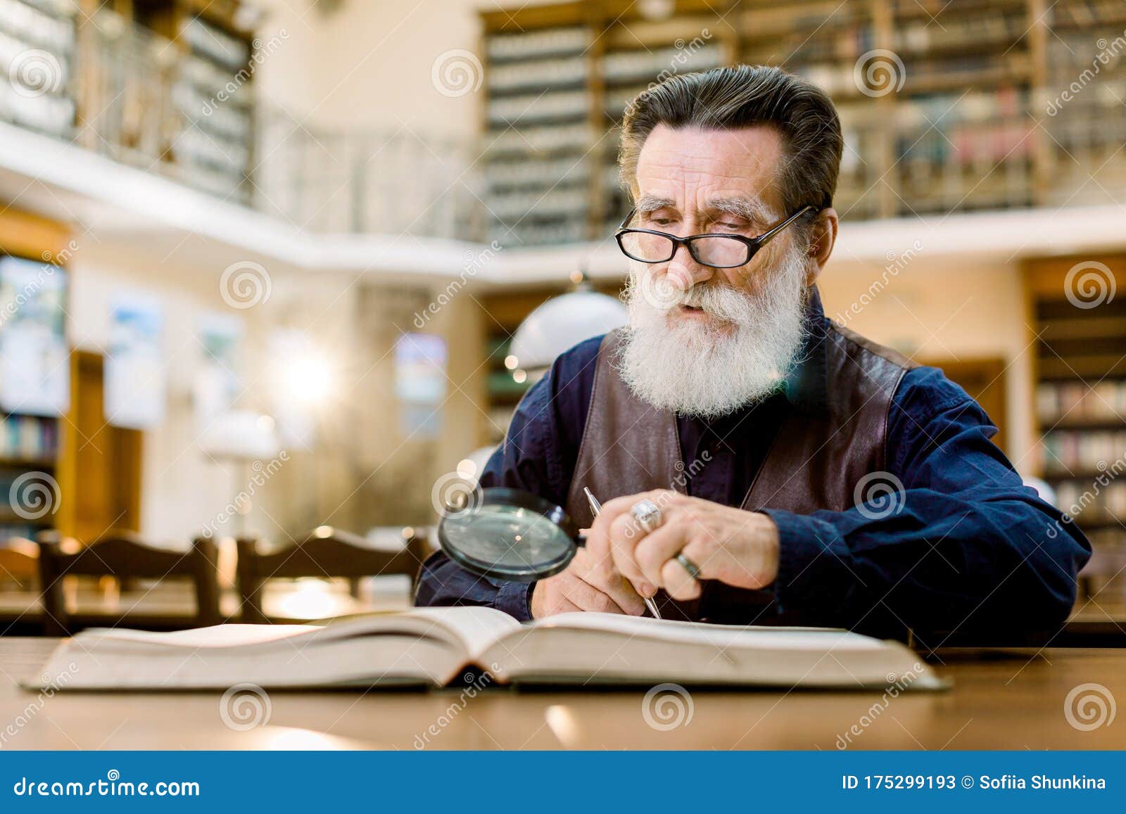 old man reader glasses old man reader glasses