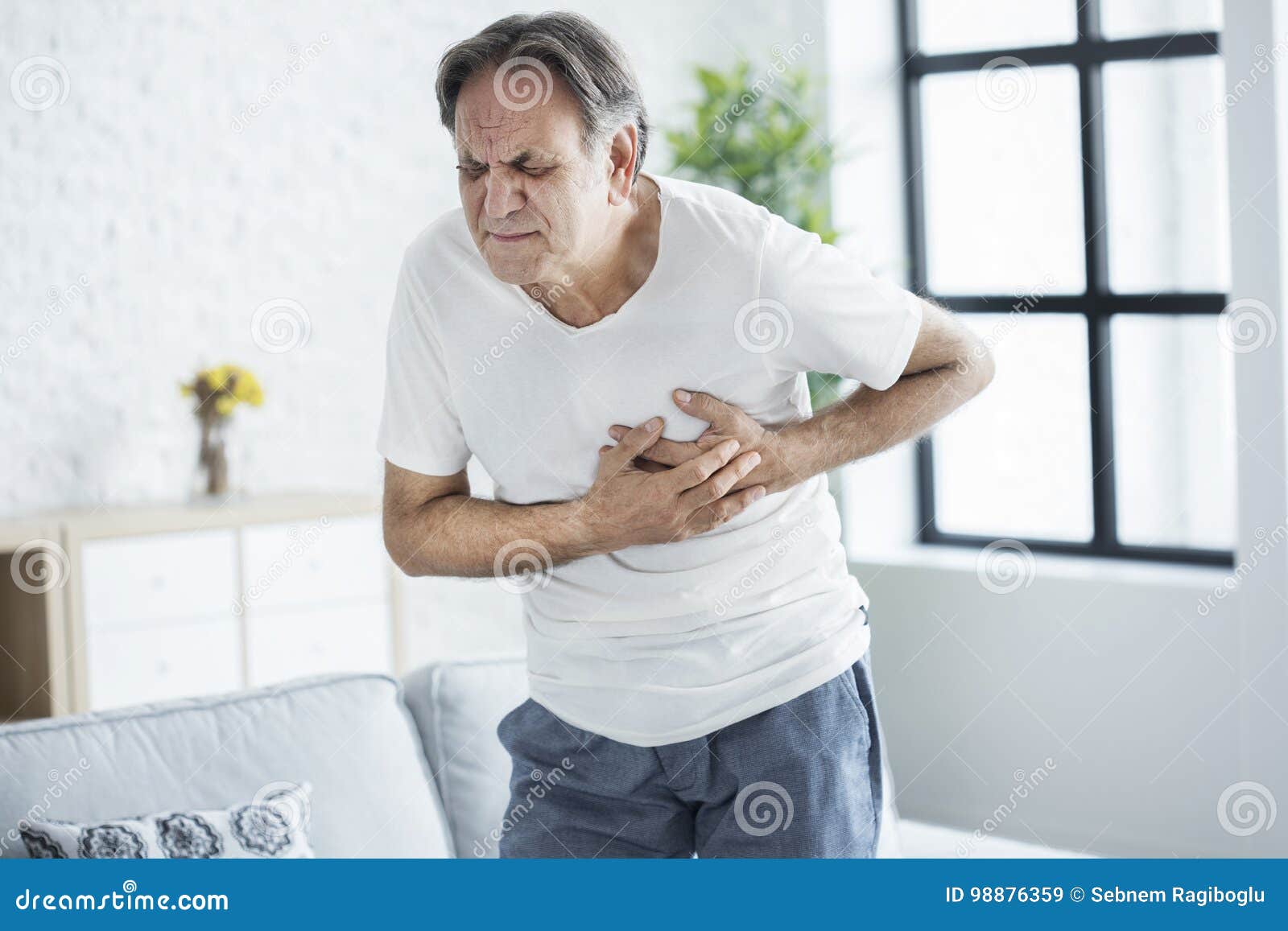 old man with heart attack