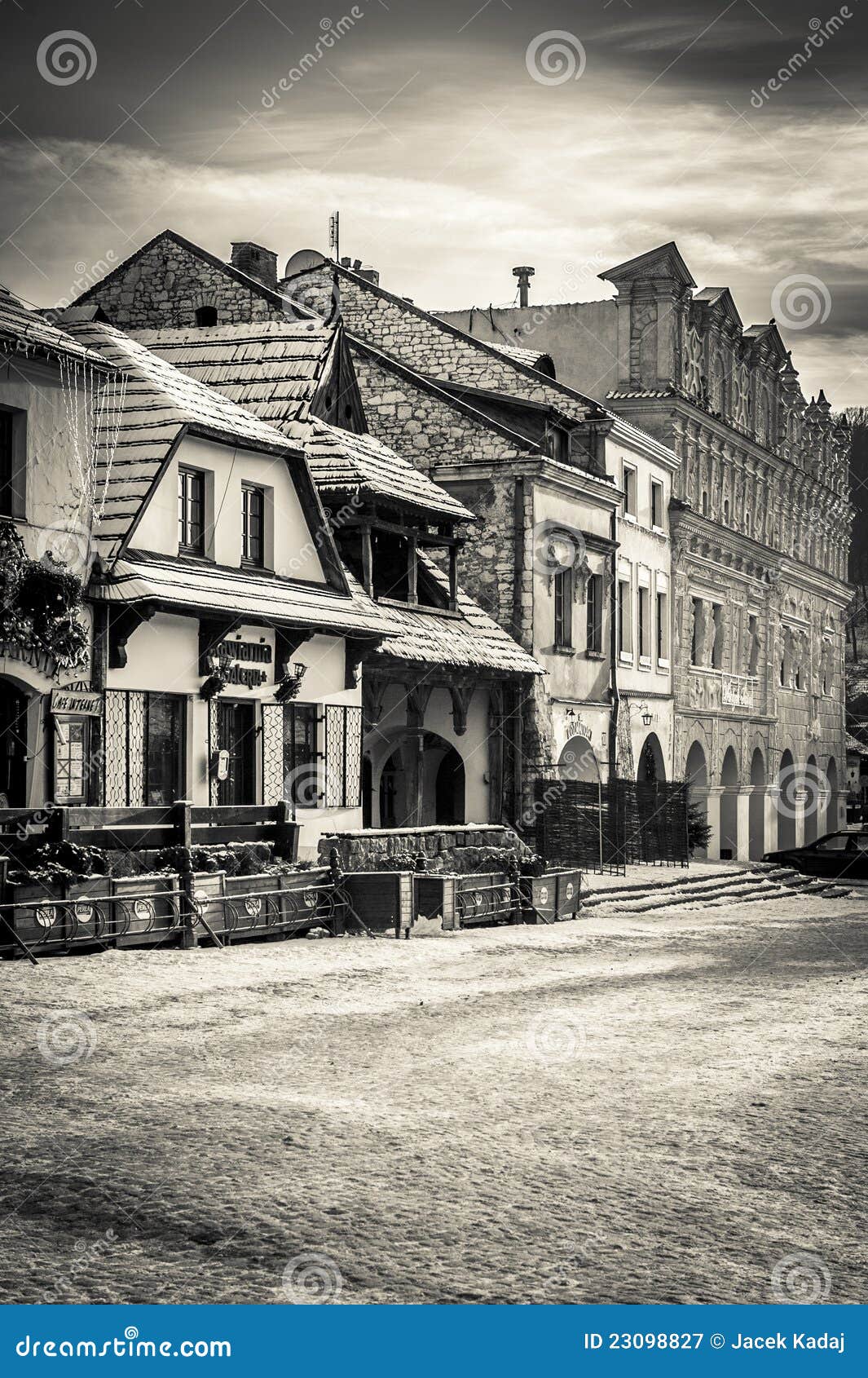 old market saquare in kazimierz dolny