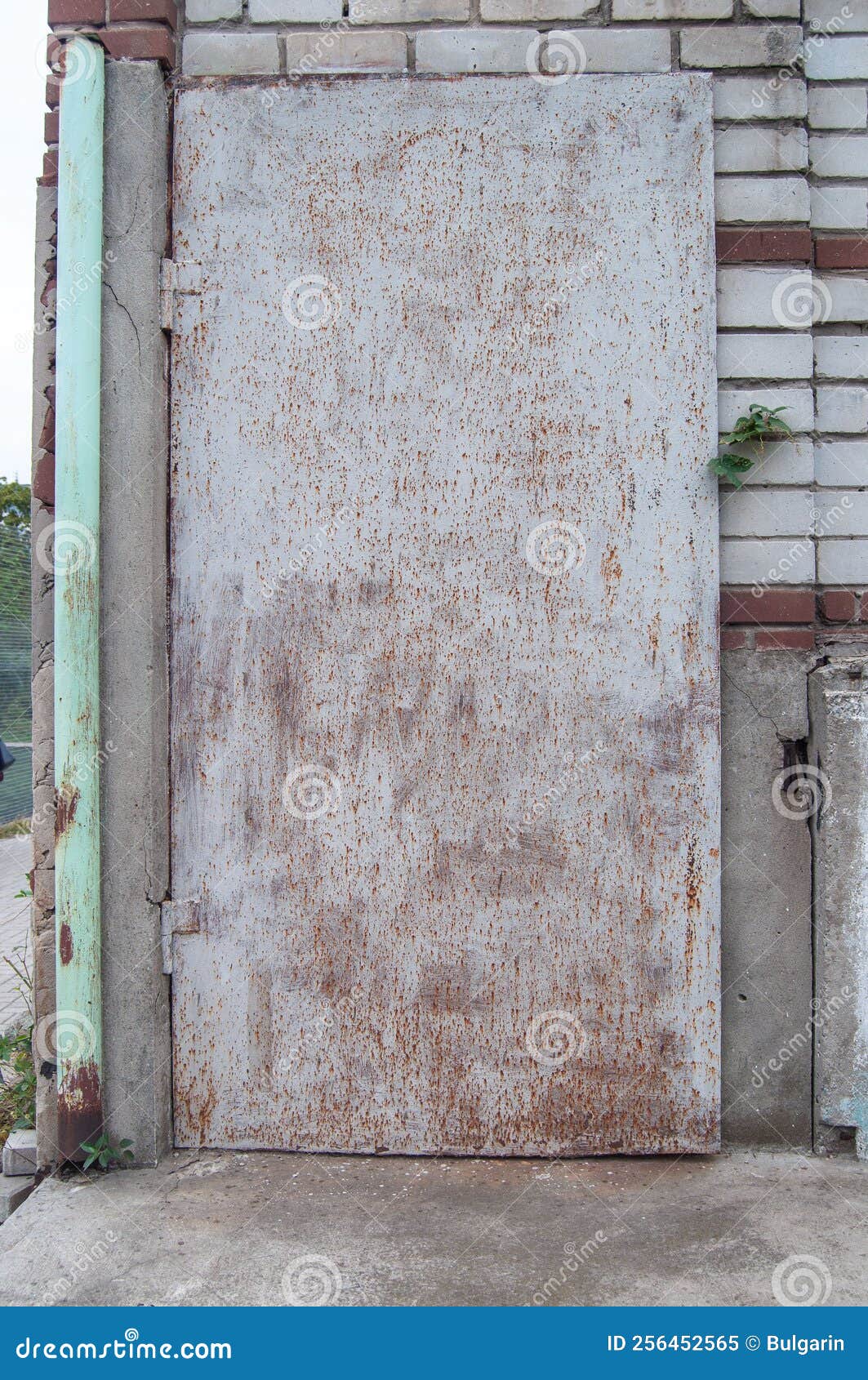 Old metal door stock image. Image of manufacture, stroke 256452565