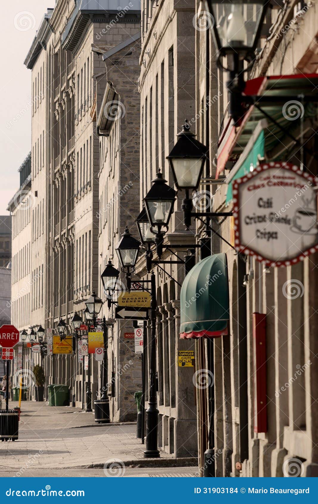 Old Montreal editorial stock image. Image of summer, charm 31903184