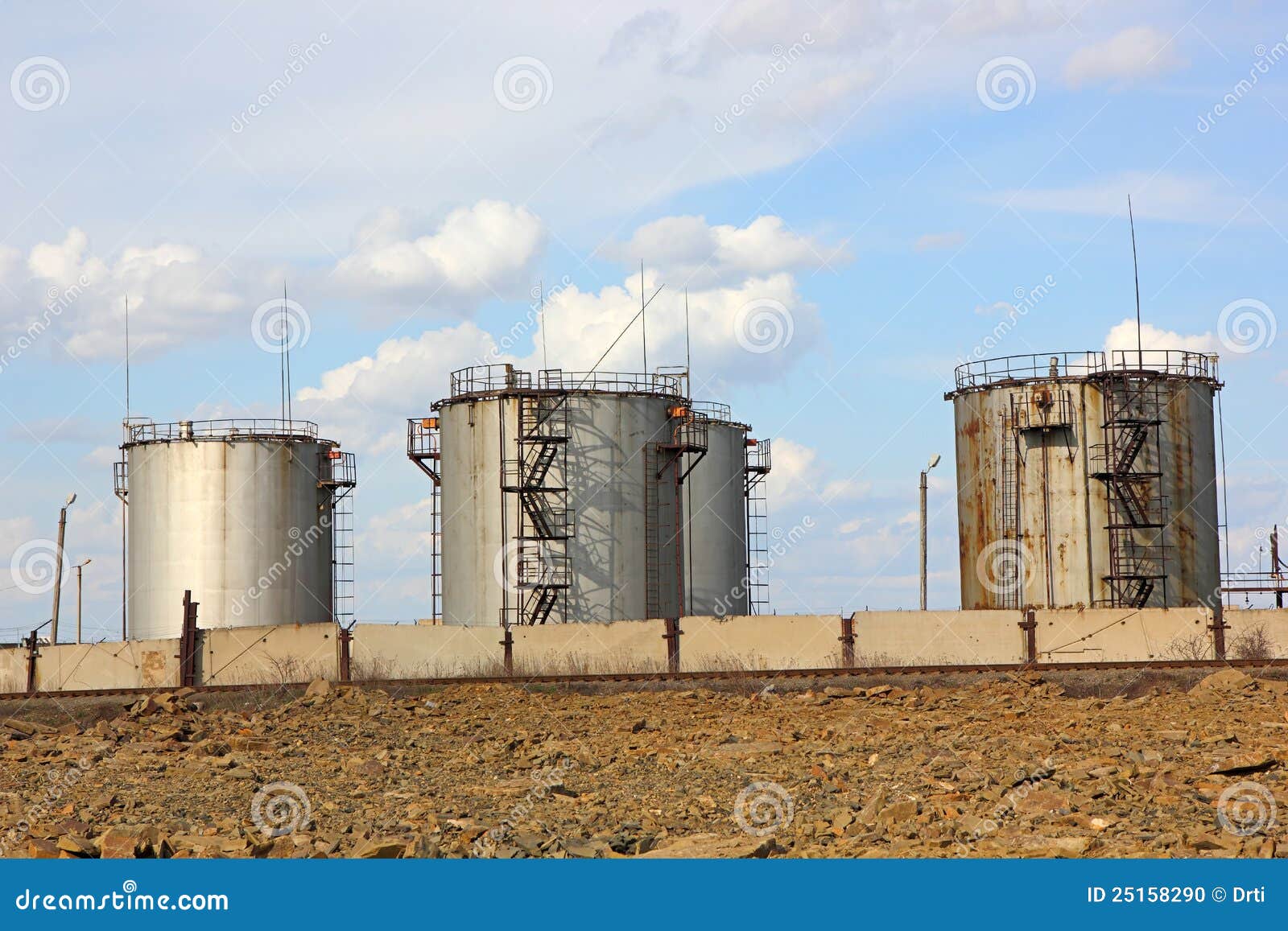 Old oil storage tank stock photo. Image of cargo, generation 25158290