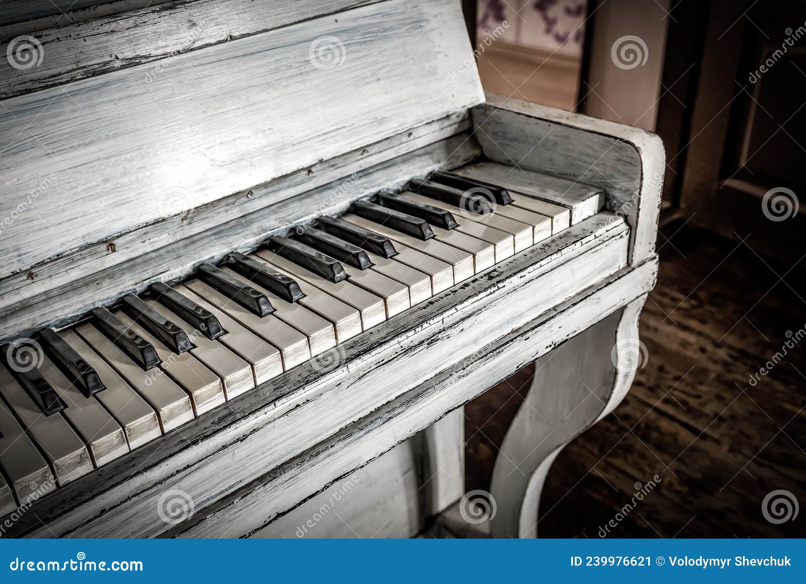 Old piano keys stock image. Image of edge, note, classic - 239976621