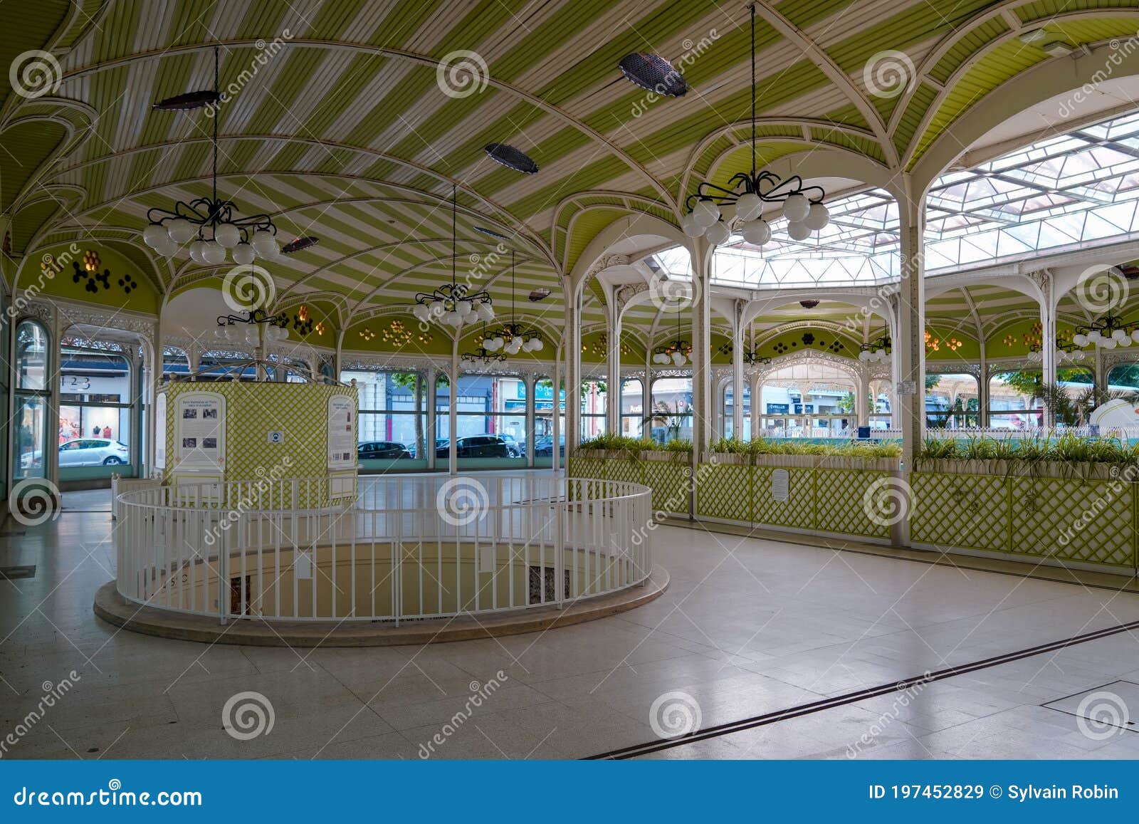 omgivet give besked Old Pump Room with Thermal Healing Water in Vichy City France Stock Image -  Image of station, france: 197452829