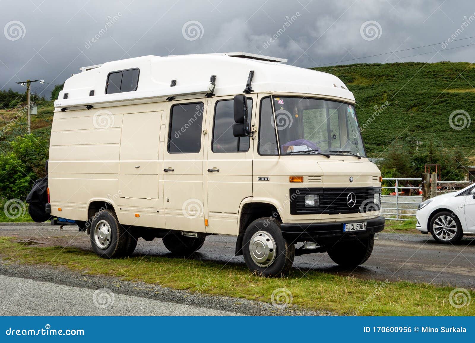 Old Retro Mercedes-Benz 508D Campervan 