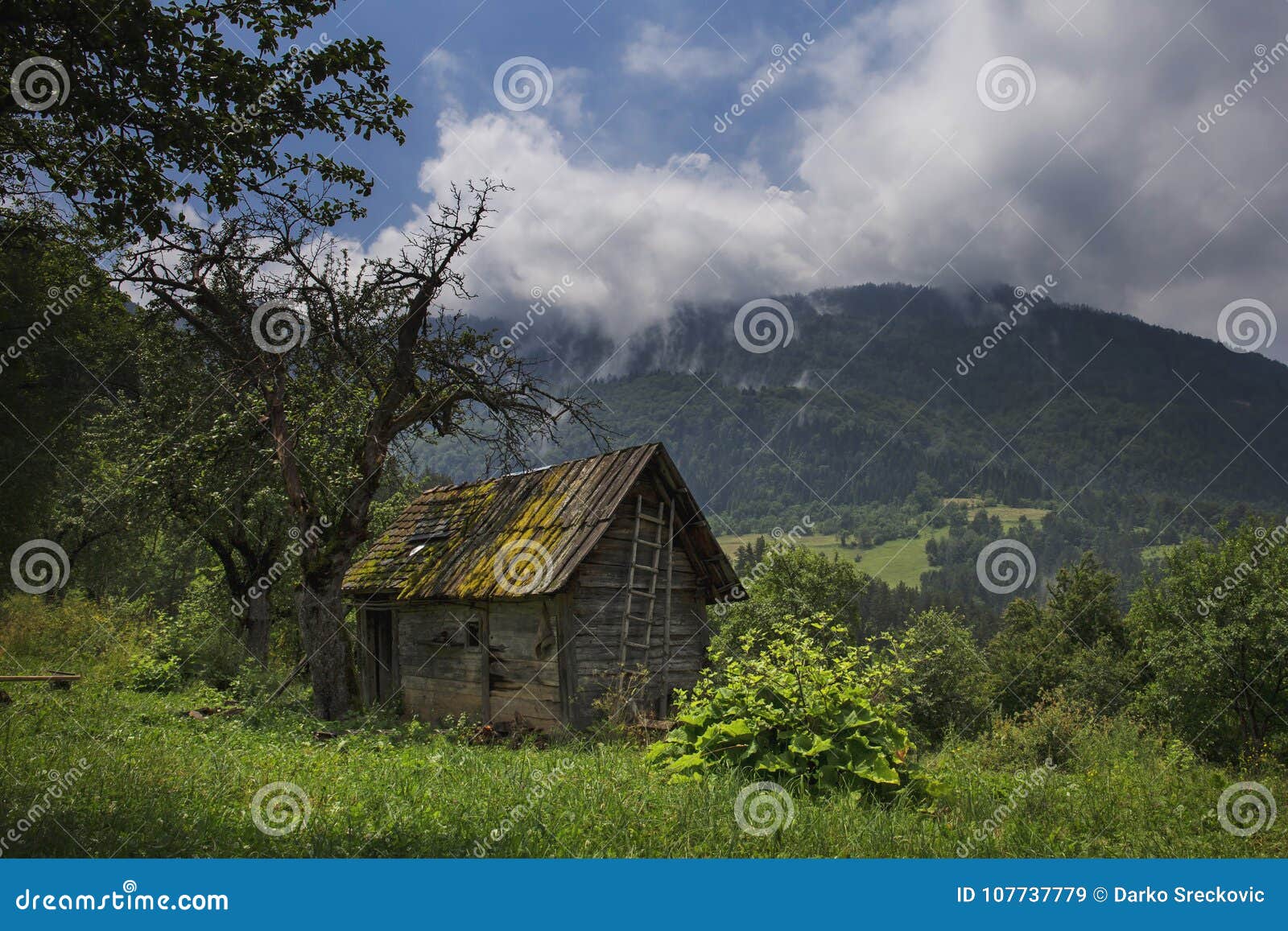 Old Ruined Country House in the Mountain Stock Image - Image of idyllic ...