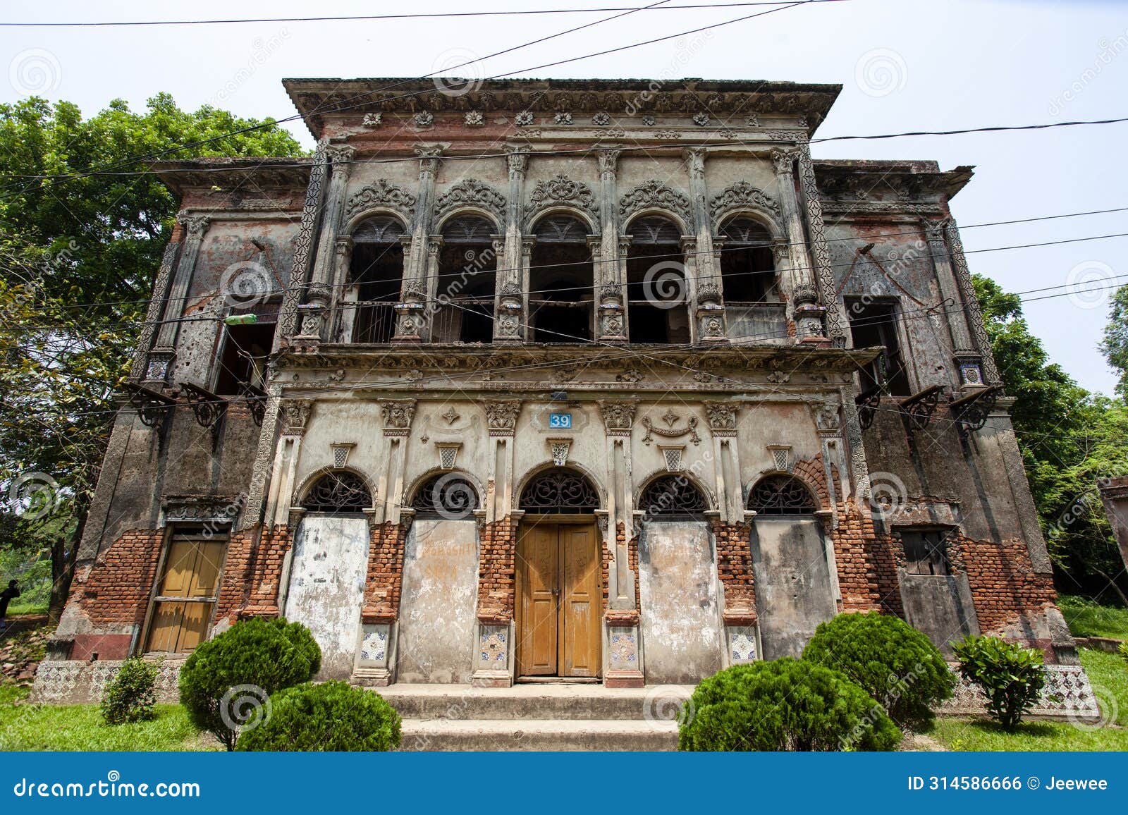 old ruined houses in the deserted city panam nagar (panam city) in bangladesh