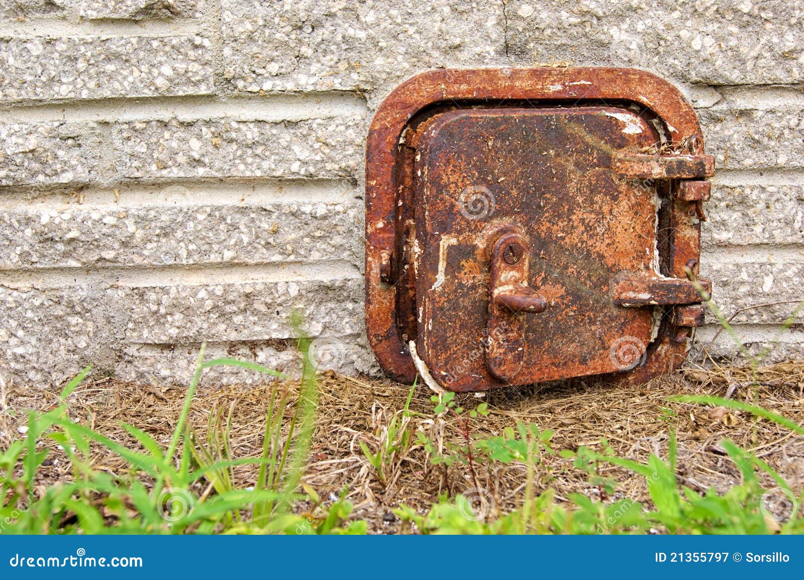 Old rusted iron door stock image. Image of heavy, ground 21355797