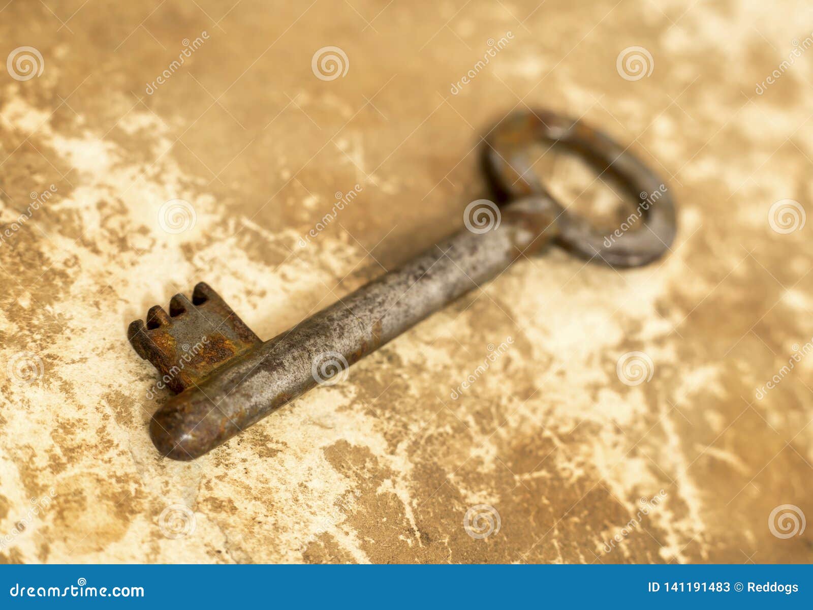 Rusty life. Ржавый ключ. Старинный Ржавый ключ. Большой Ржавый ключ. Art Ржавый ключ.