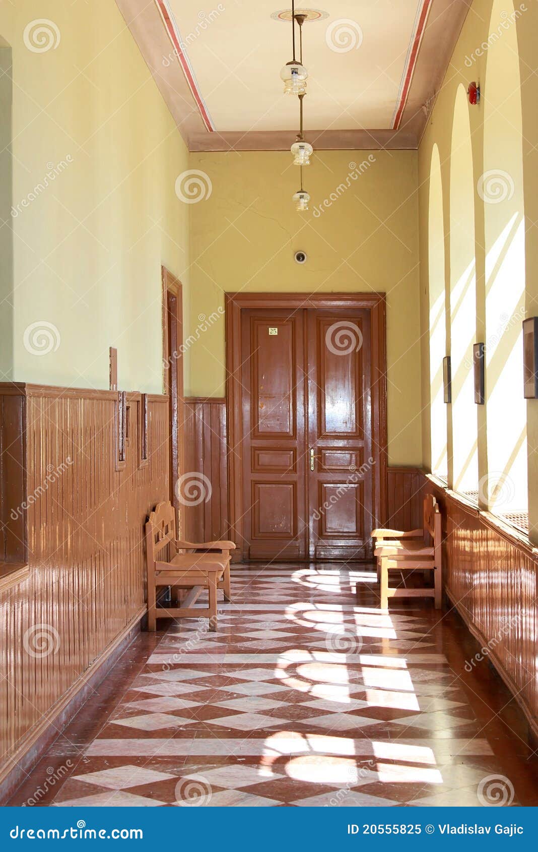 Old School Hallway Stock Image Image Of Perspective 20555825