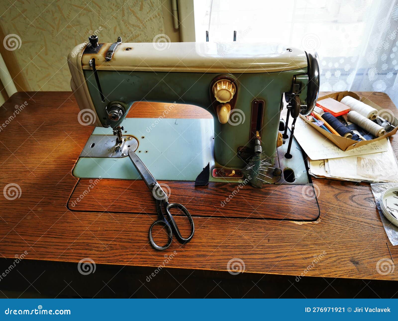 Old sewing machine stock image. Image of tailor, pattern 276971921