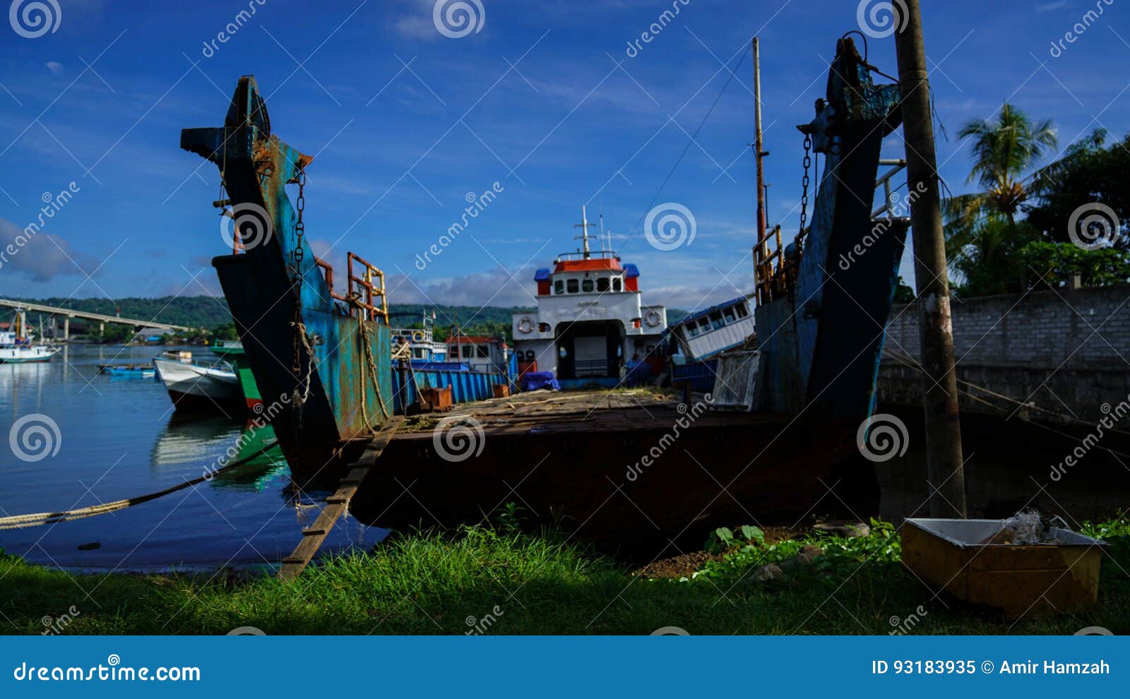 Amir Hamzah (Ambiyaah) - Photos