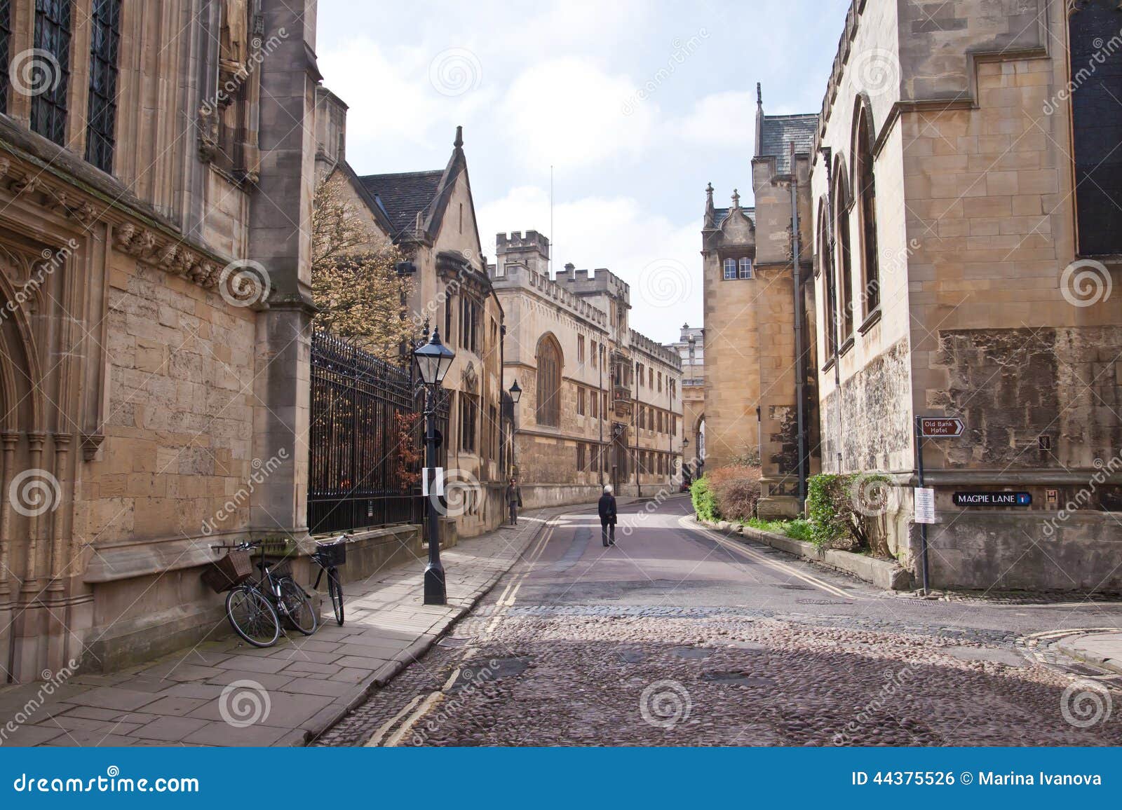 old street in oxford, england, uk
