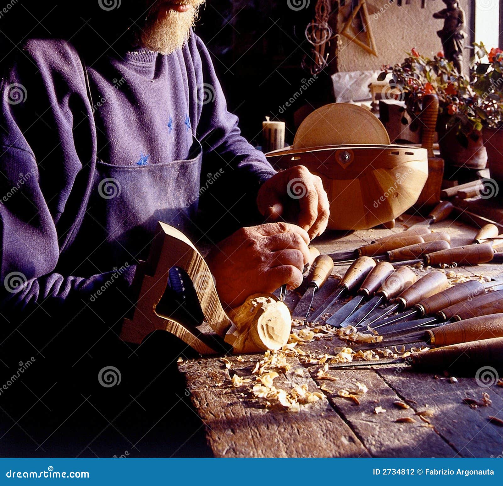 old stringed instruments maker