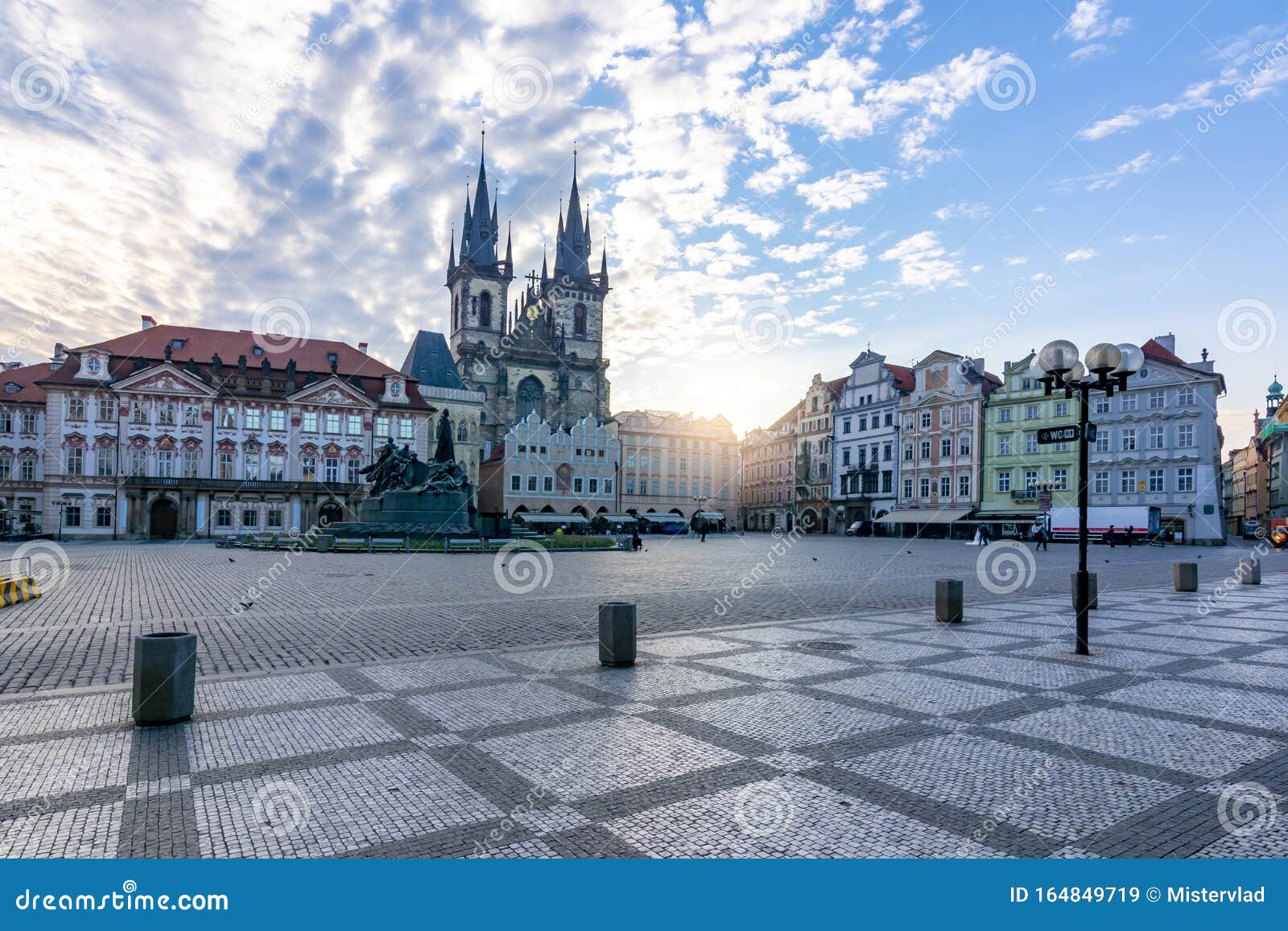 old town square staromestske namesti at sunrise, prague, czech republic