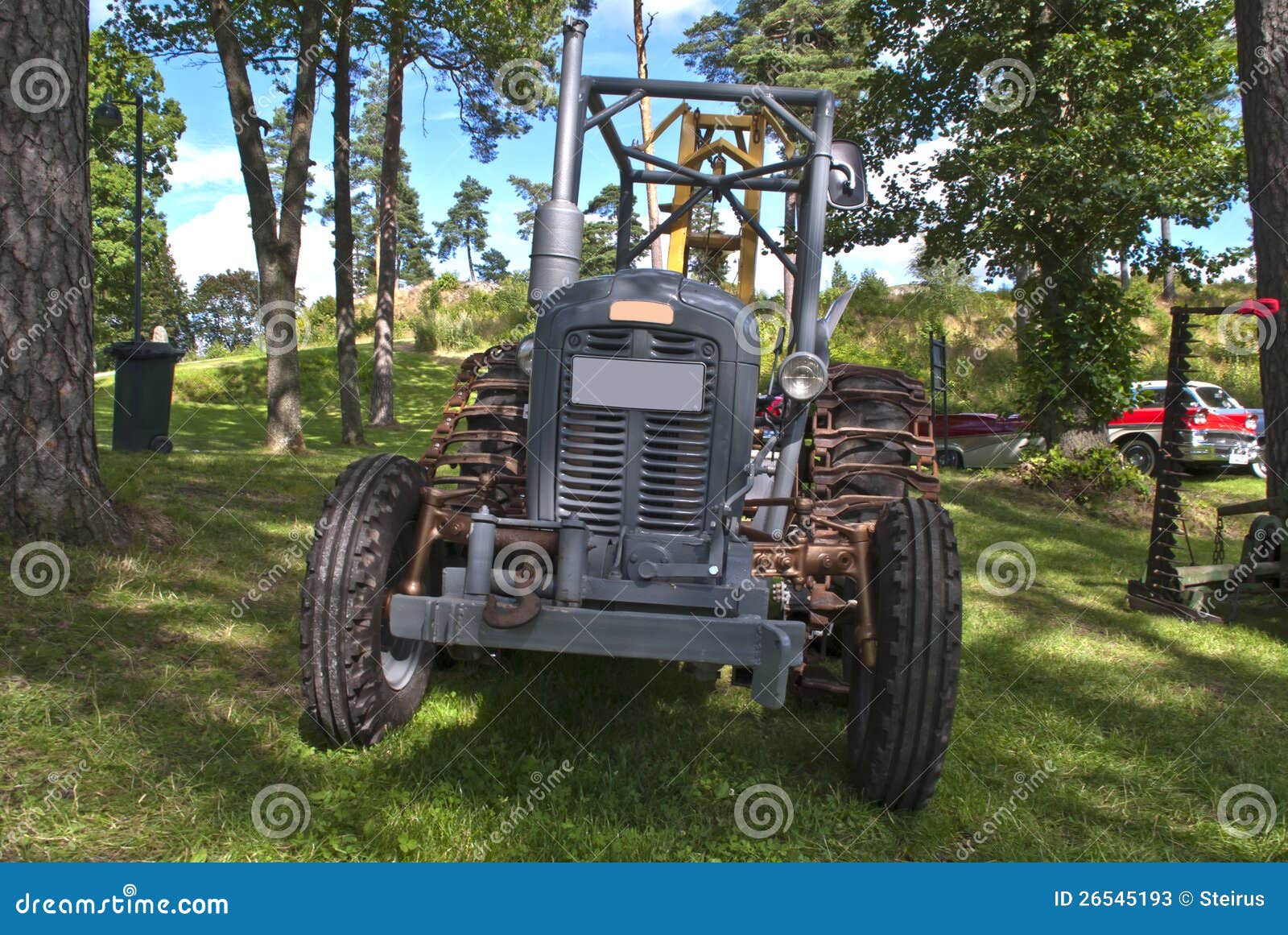 old tractor (ferguson)