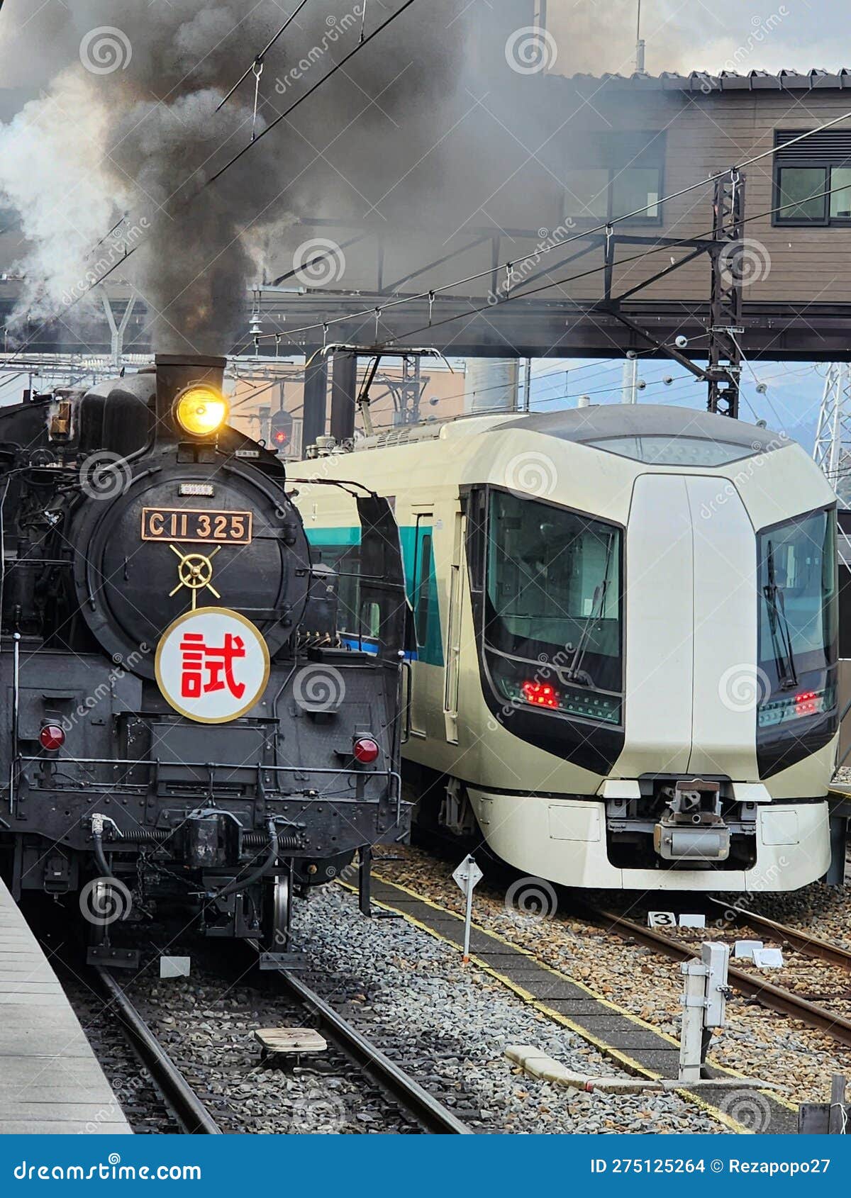 Old Versus Modern Architecture In St. Stephens Square, Vienna Editorial Image CartoonDealer