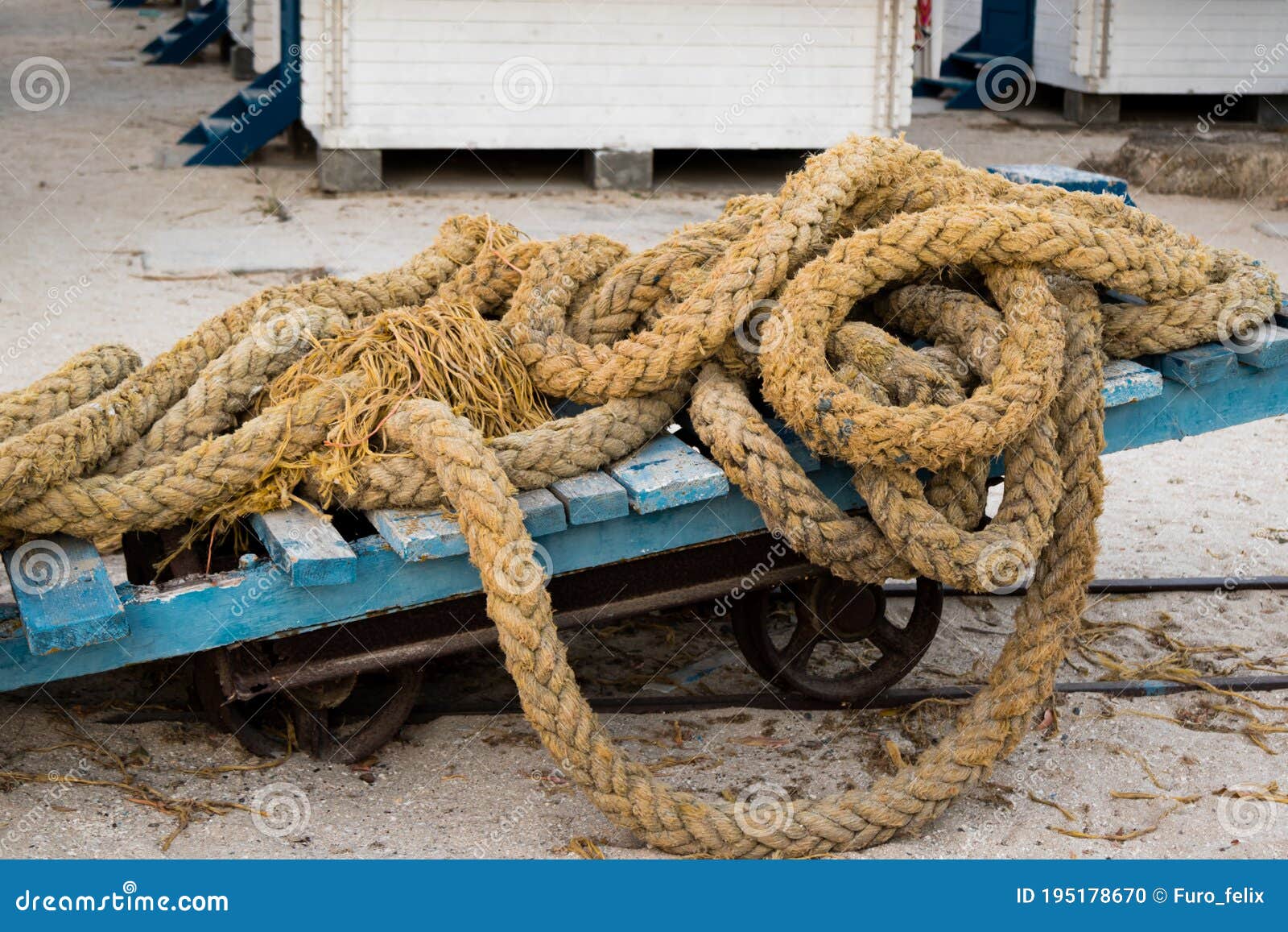 https://thumbs.dreamstime.com/z/old-used-nautical-ship-rope-195178670.jpg