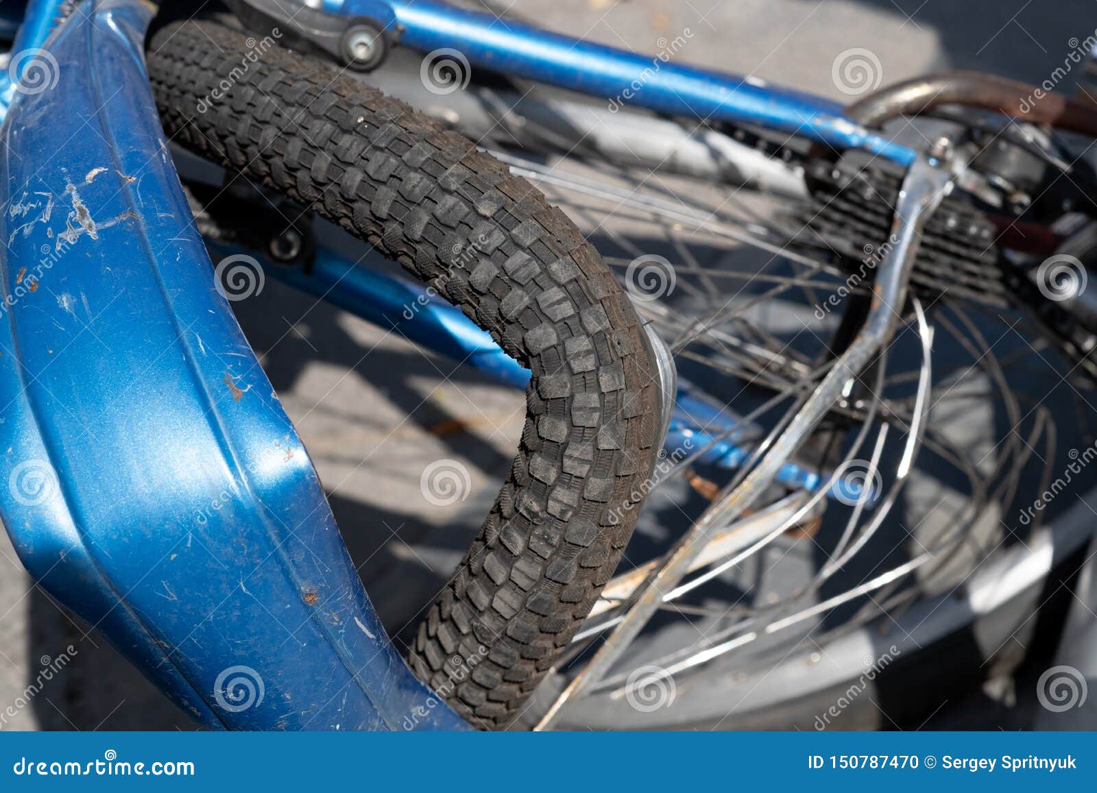 Broken Wheel Abandoned Bicycle Stock Image 234774247