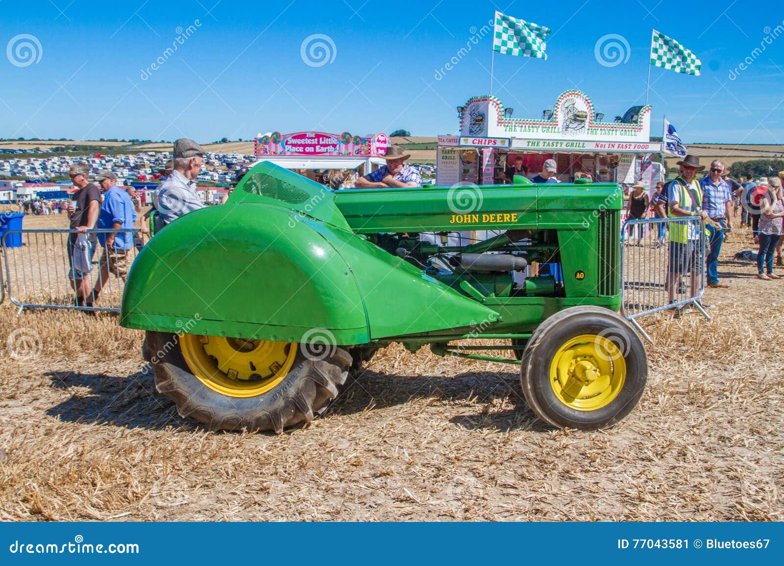 Old Vintage John Deere Tractor at Show Editorial Photo - Image of antique, cultivation: 77043581