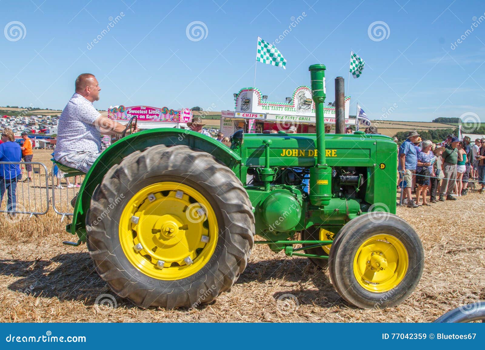 Old Vintage John Deere Tractor at Show Editorial Stock Image - Image of equipment, english: 77042359