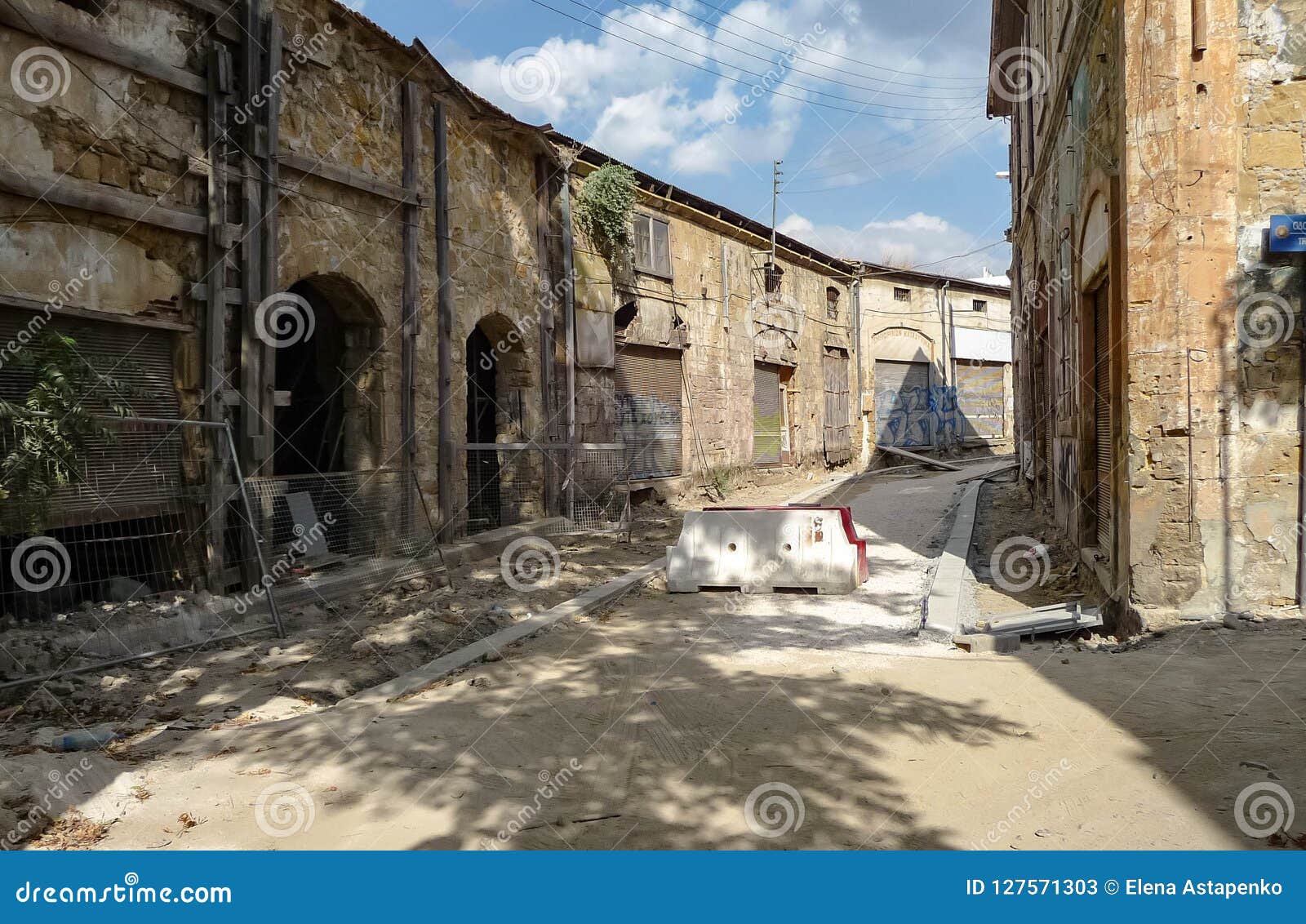 Old wall in Nicosia stock image. Image of arch, border 127571303