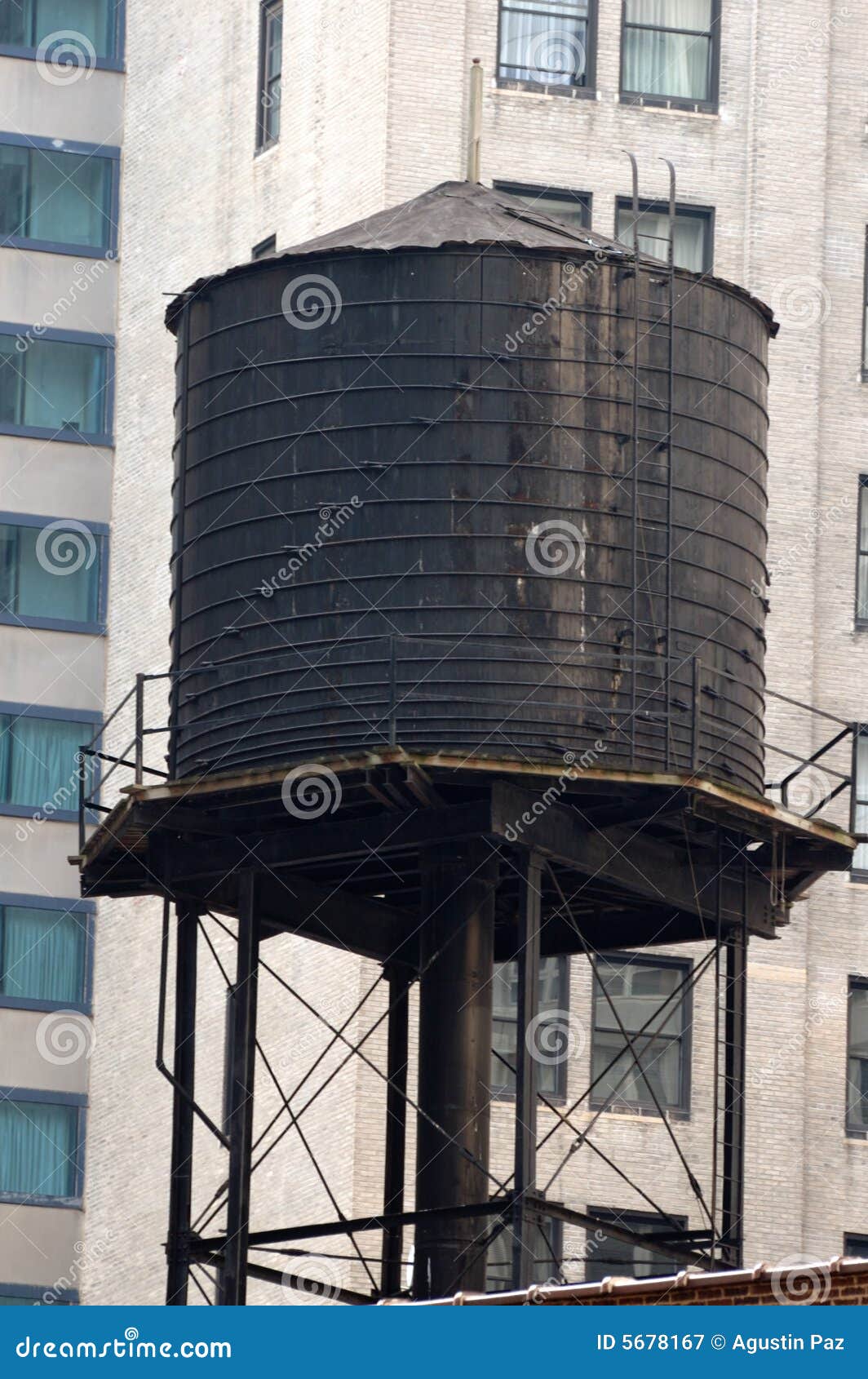 Old water tank stock image. Image of tank, downtown, illinois 5678167