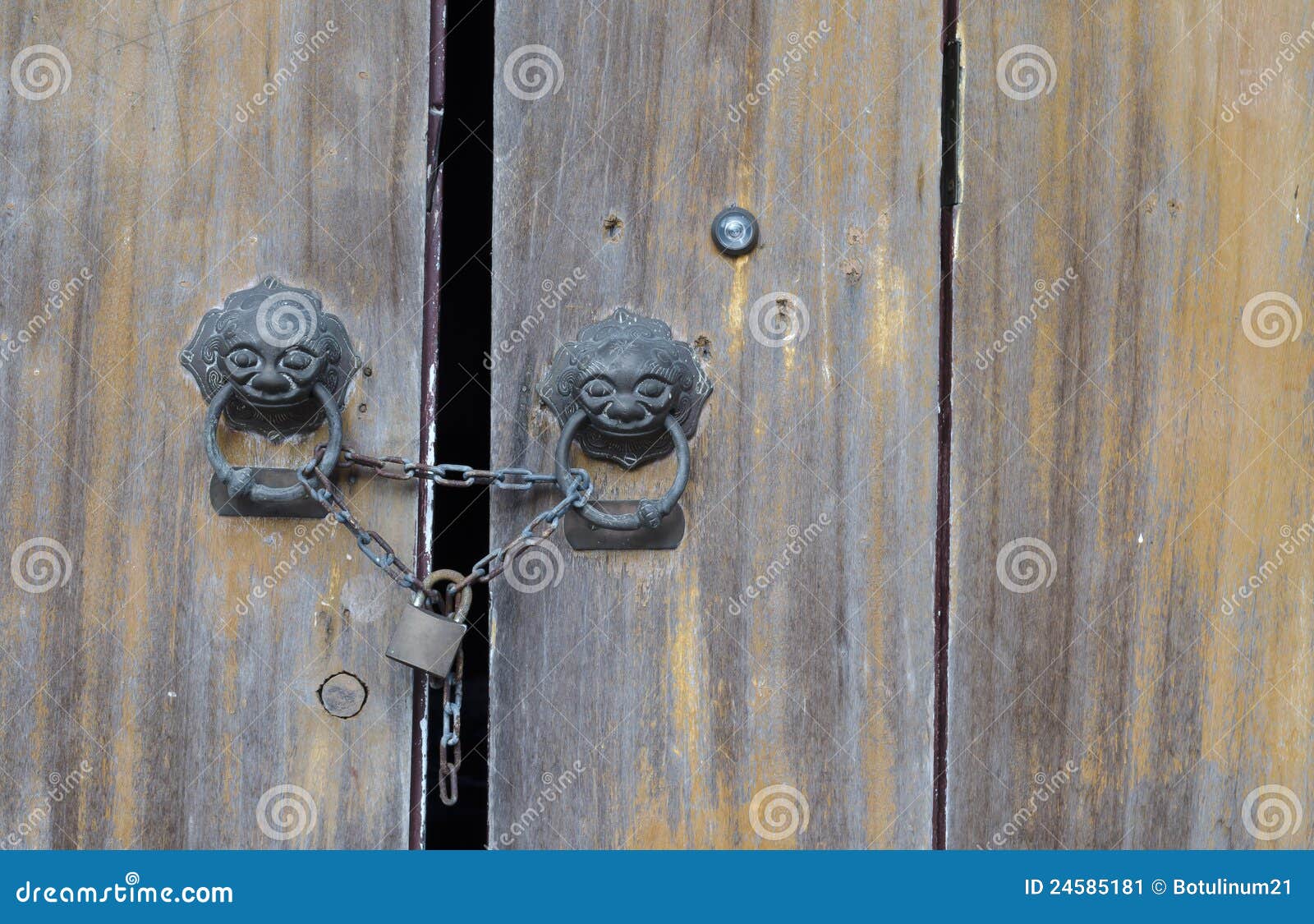 Old Wood Door Lock with Master Key. Stock Image Image of handle, texture 24585181