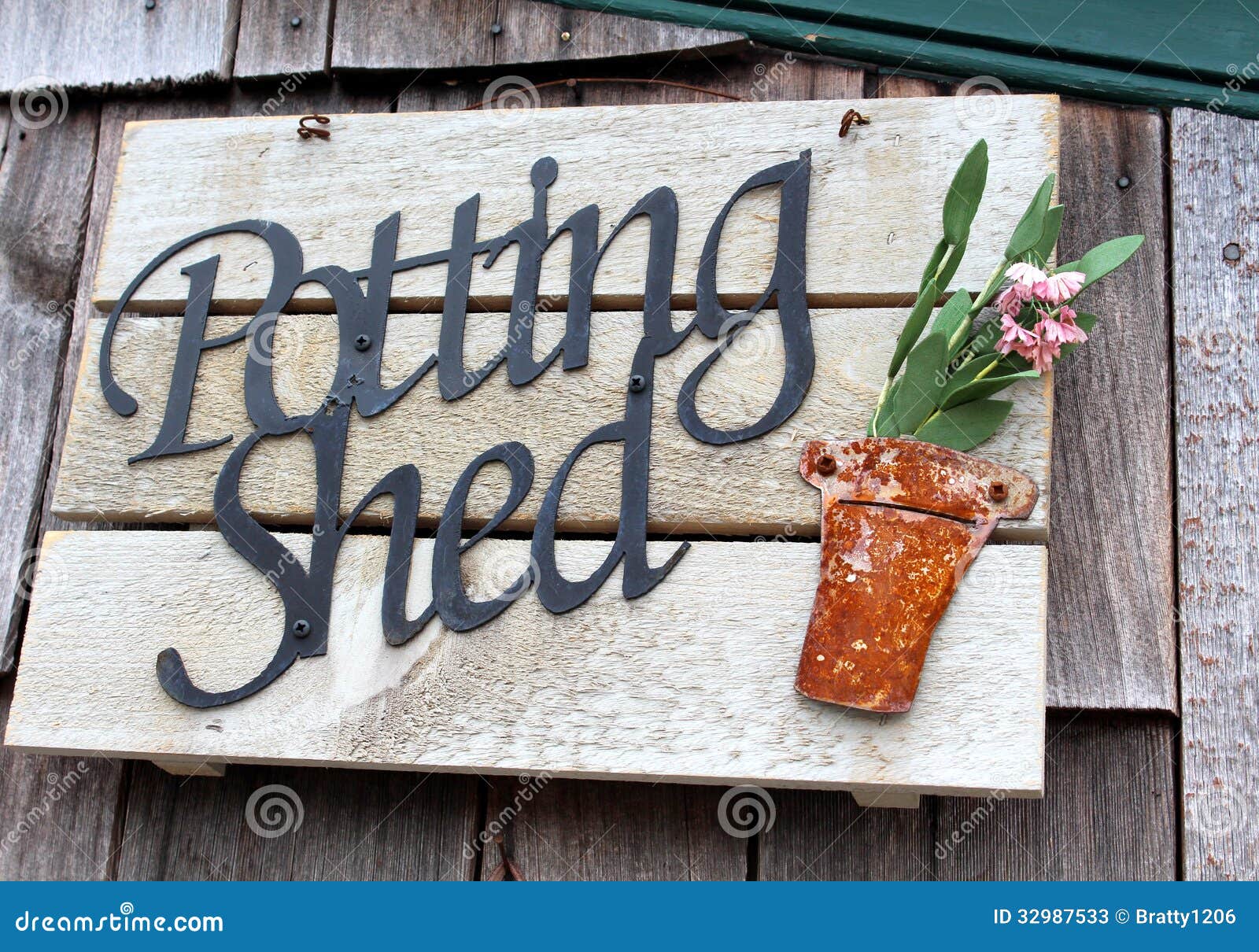 Old Wood Sign That Any Gardener Would Love Stock Photos 