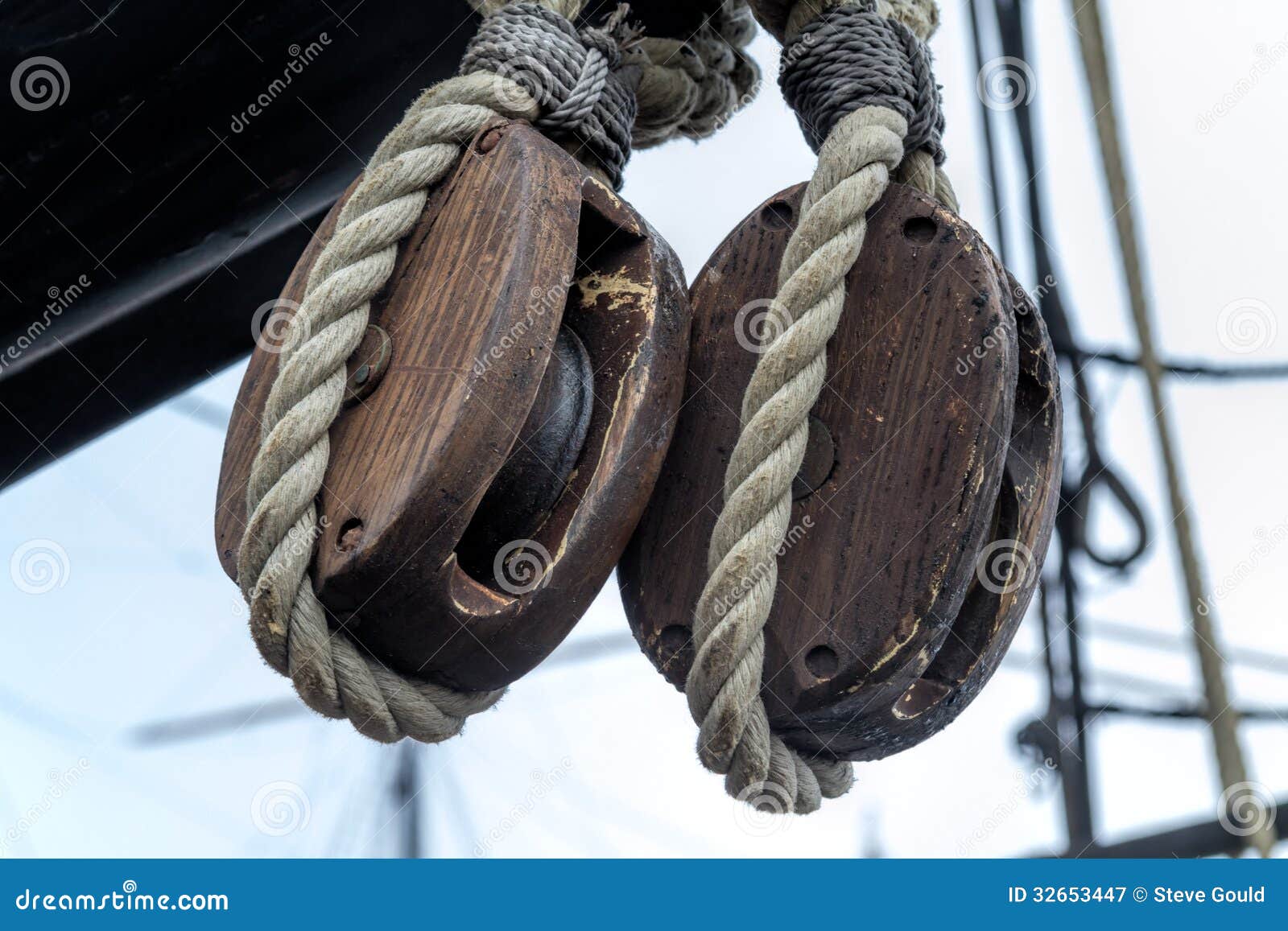 Old Wooden Block Pulleys And Rope Royalty Free Stock 