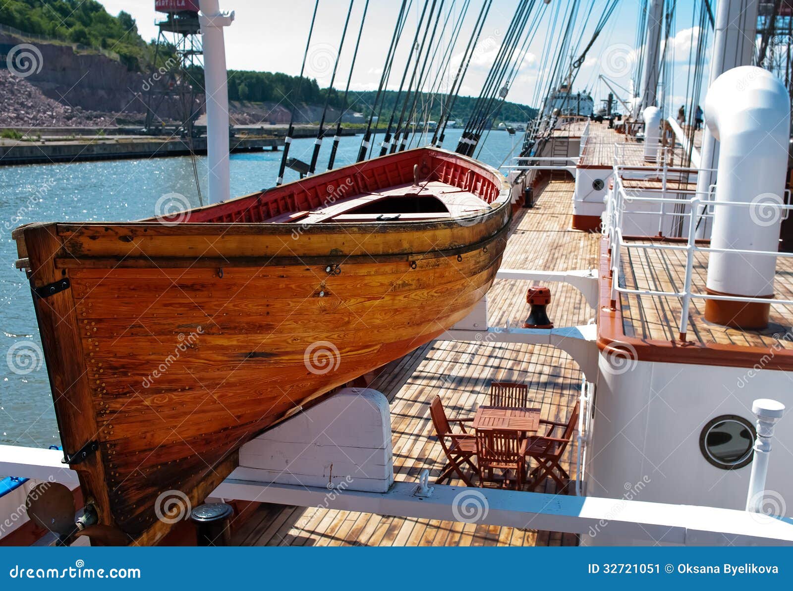 Old Wooden Lifeboat Stock Image - Image: 32721051