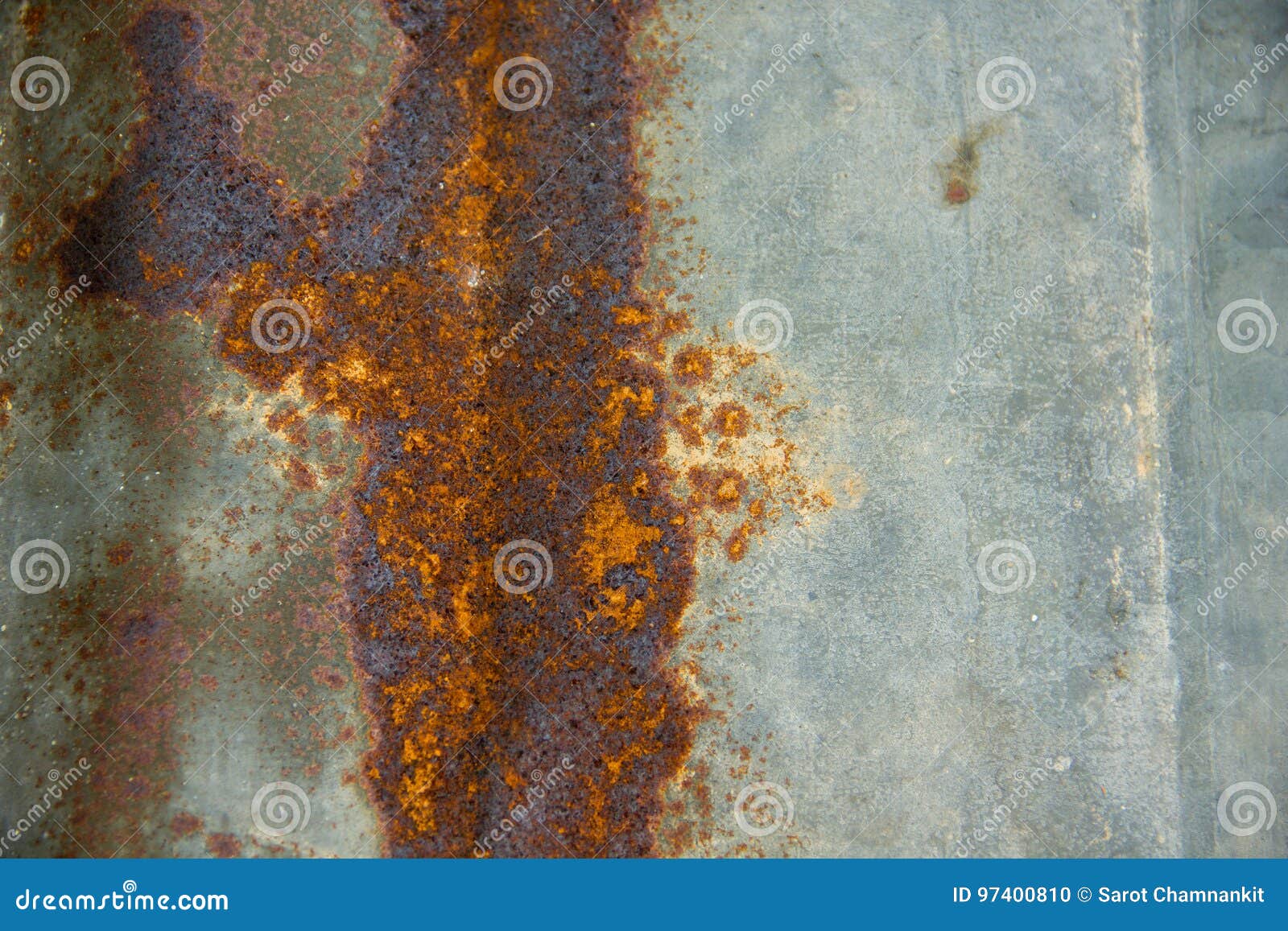 on the old zinc corrode with rust