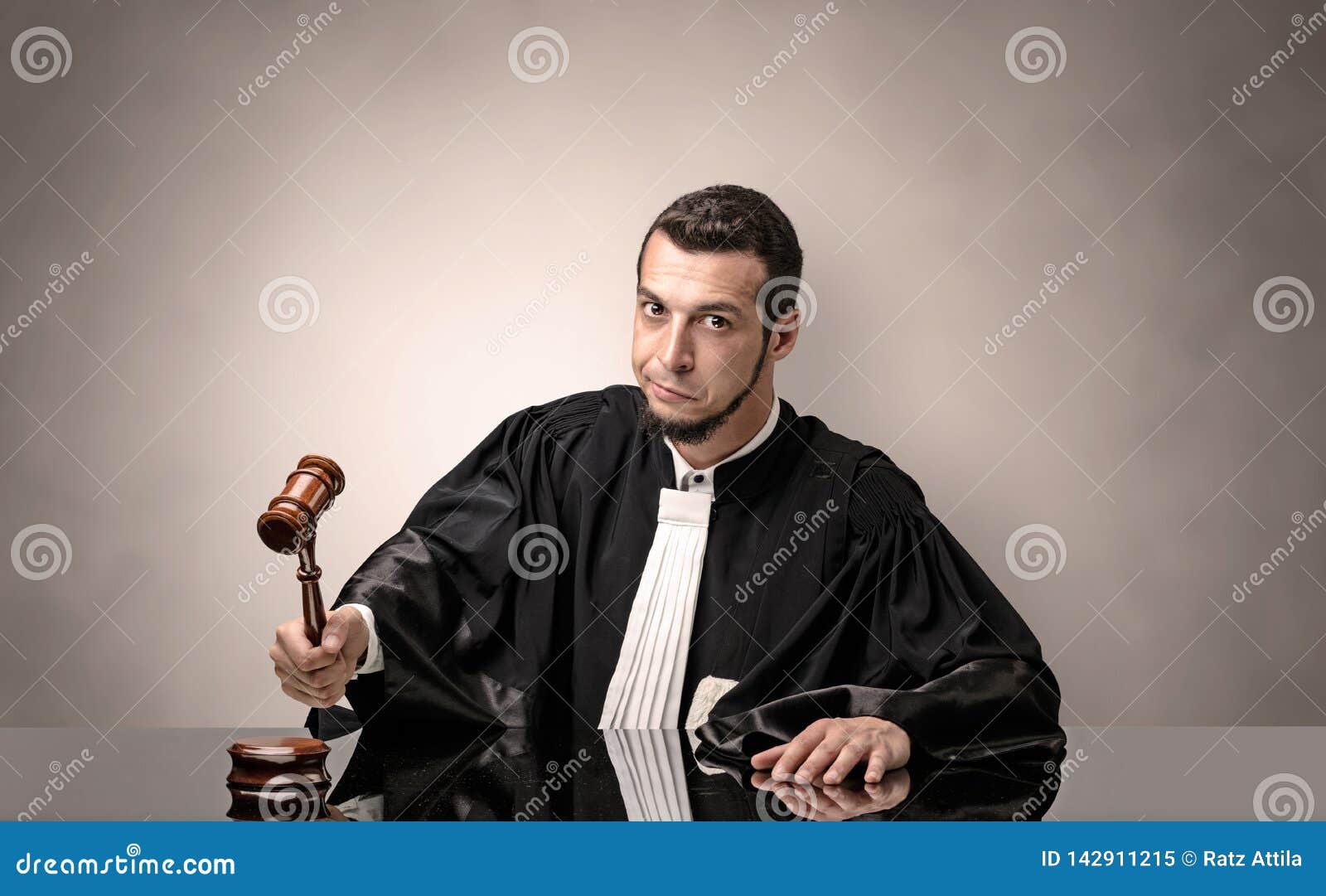 gown judge